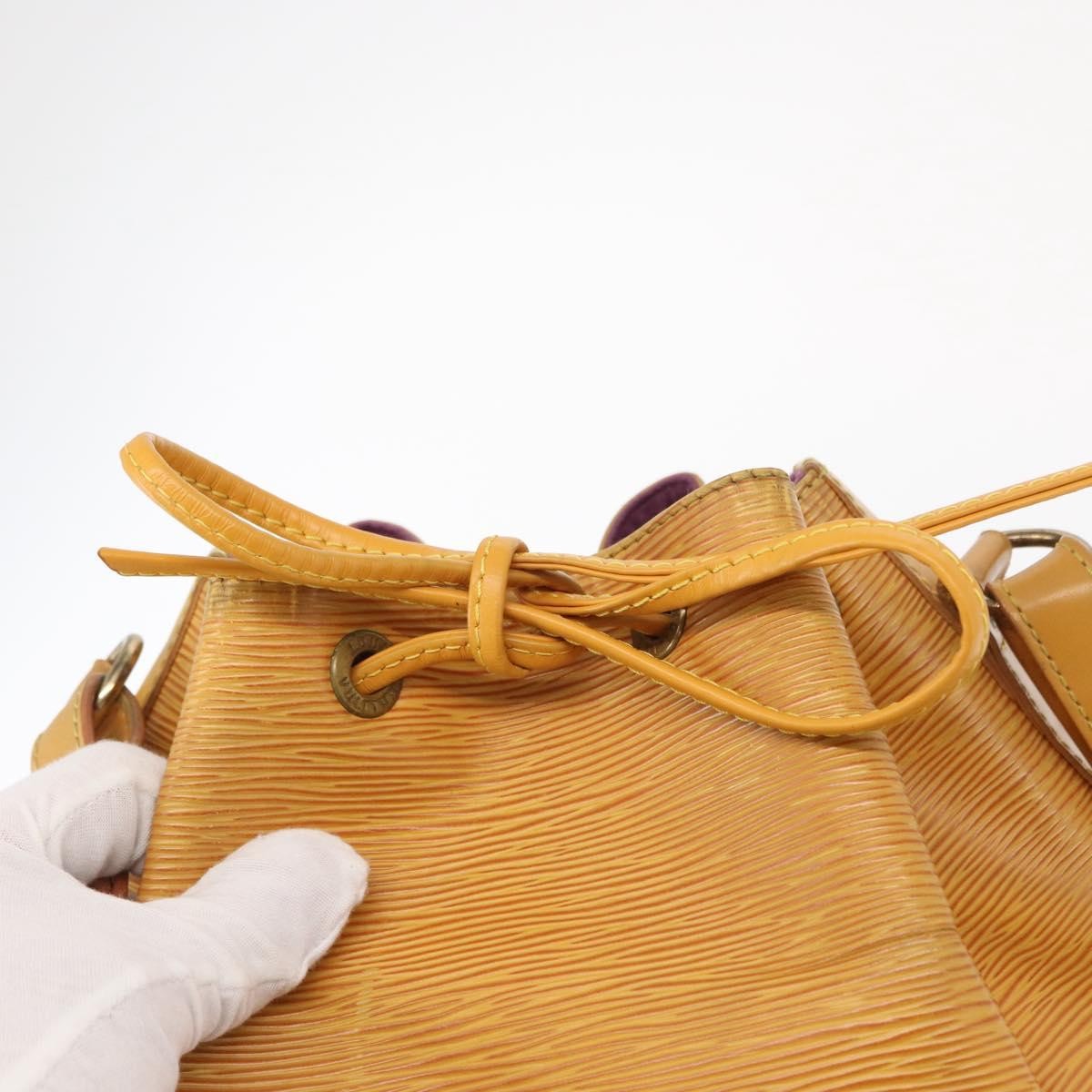 Louis Vuitton Petit Noe Epi Leather Yellow Leather Shoulder Bag Bag (Pre-Owned)