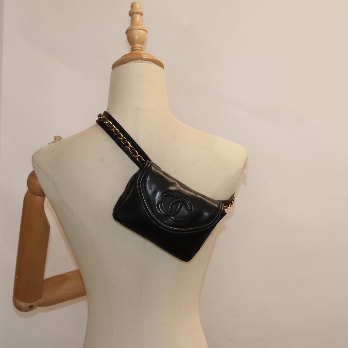 Chanel Chain Envelope Belt Quilted Calfskin Black Leather Clutche & Pouche Bag (Pre-Owned)