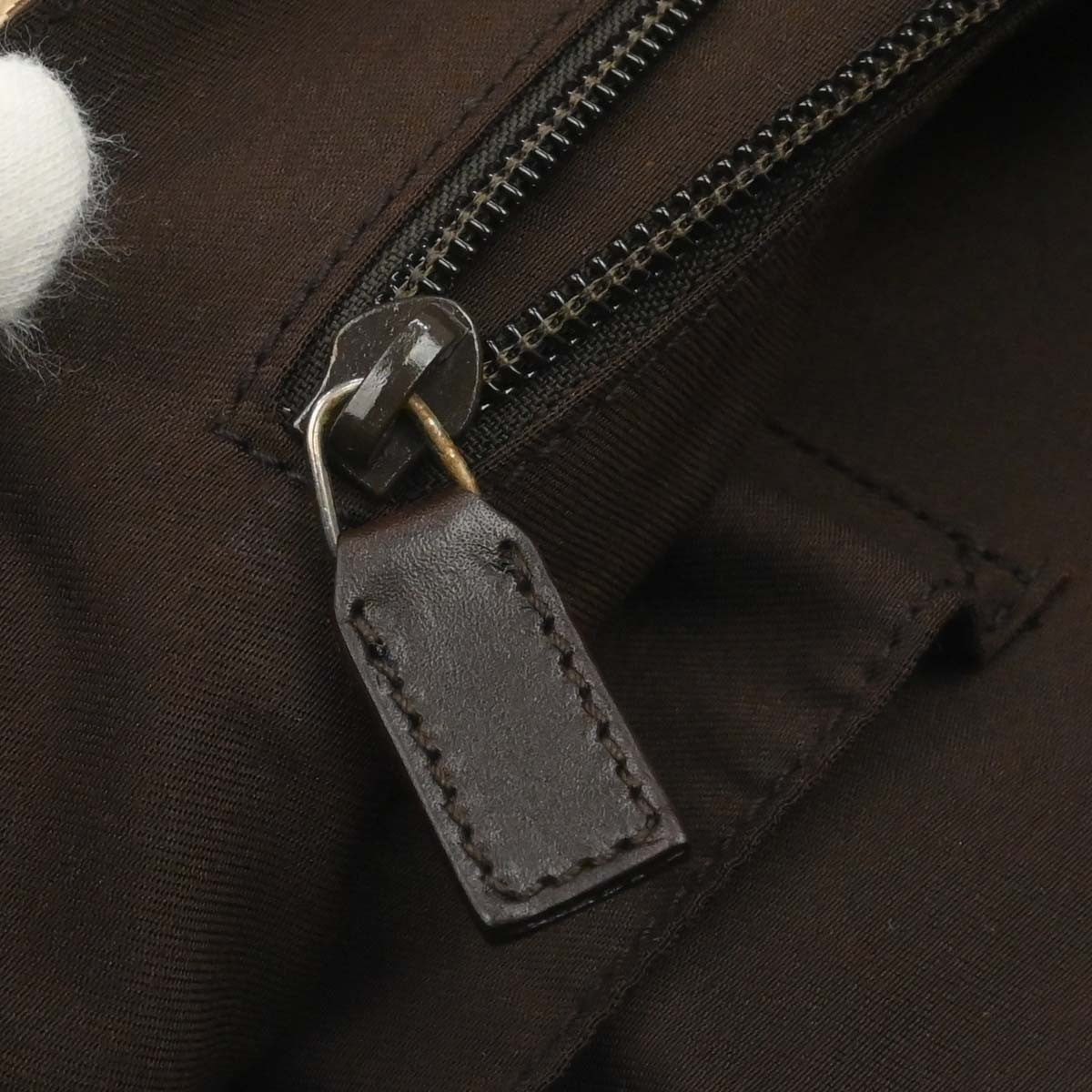 Gucci Buckle Messenger Gg Canvas Beige Canvas Handbag (Pre-Owned)