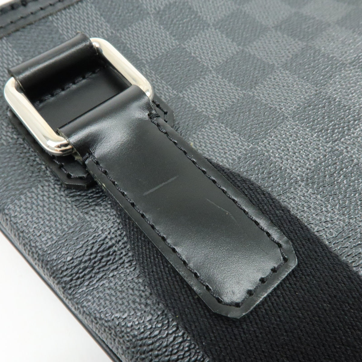 Louis Vuitton Thomas Damier Graphite Black Canvas Handbag (Pre-Owned)