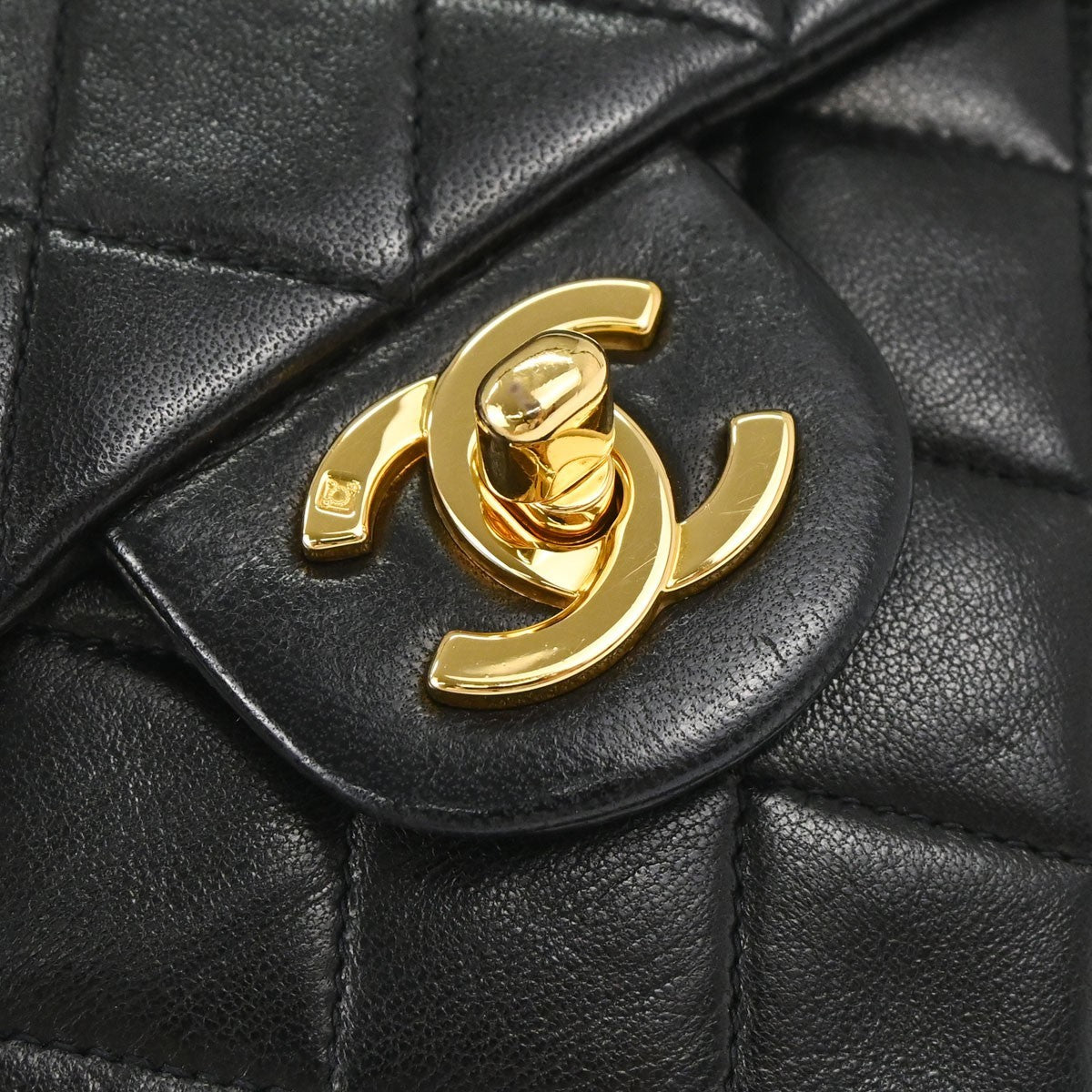 Chanel Vintage Square Classic Single Flap Quilted Lambskin Black Leather Shoulder Bag Bag (Pre-Owned)