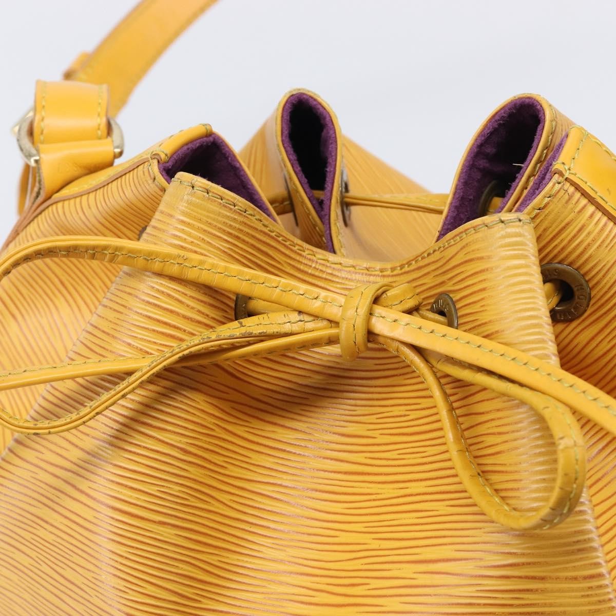 Louis Vuitton Petit Noe Epi Leather Yellow Leather Shoulder Bag Bag (Pre-Owned)