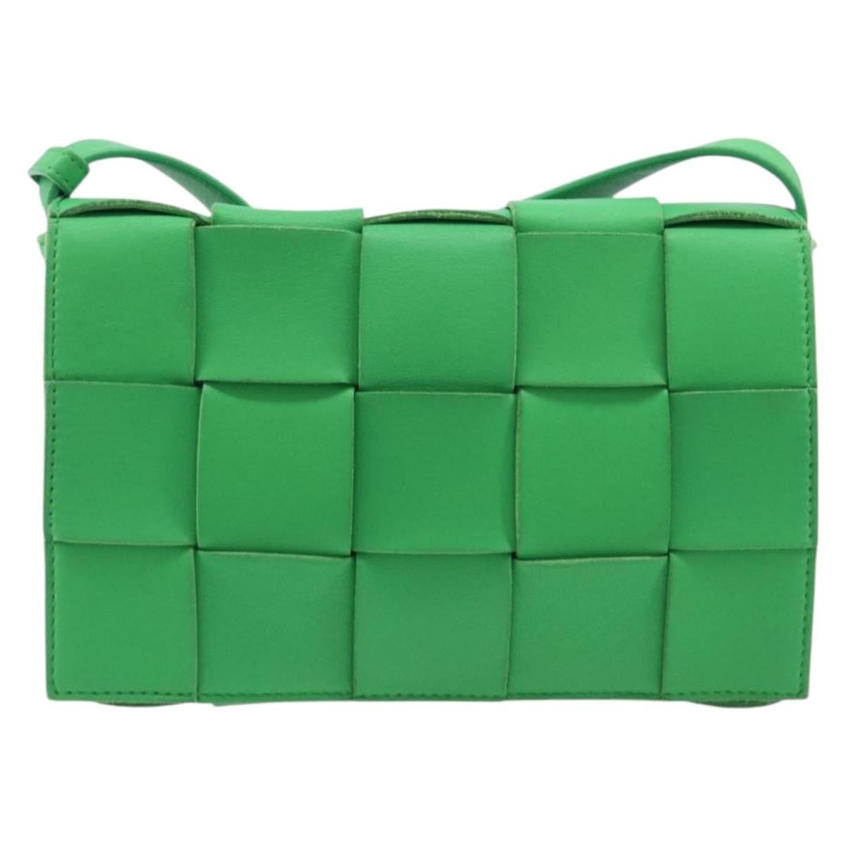 Bottega Veneta Cassette Maxi Intrecciato Leather Green Leather Crossbody Bag Bag (Pre-Owned)