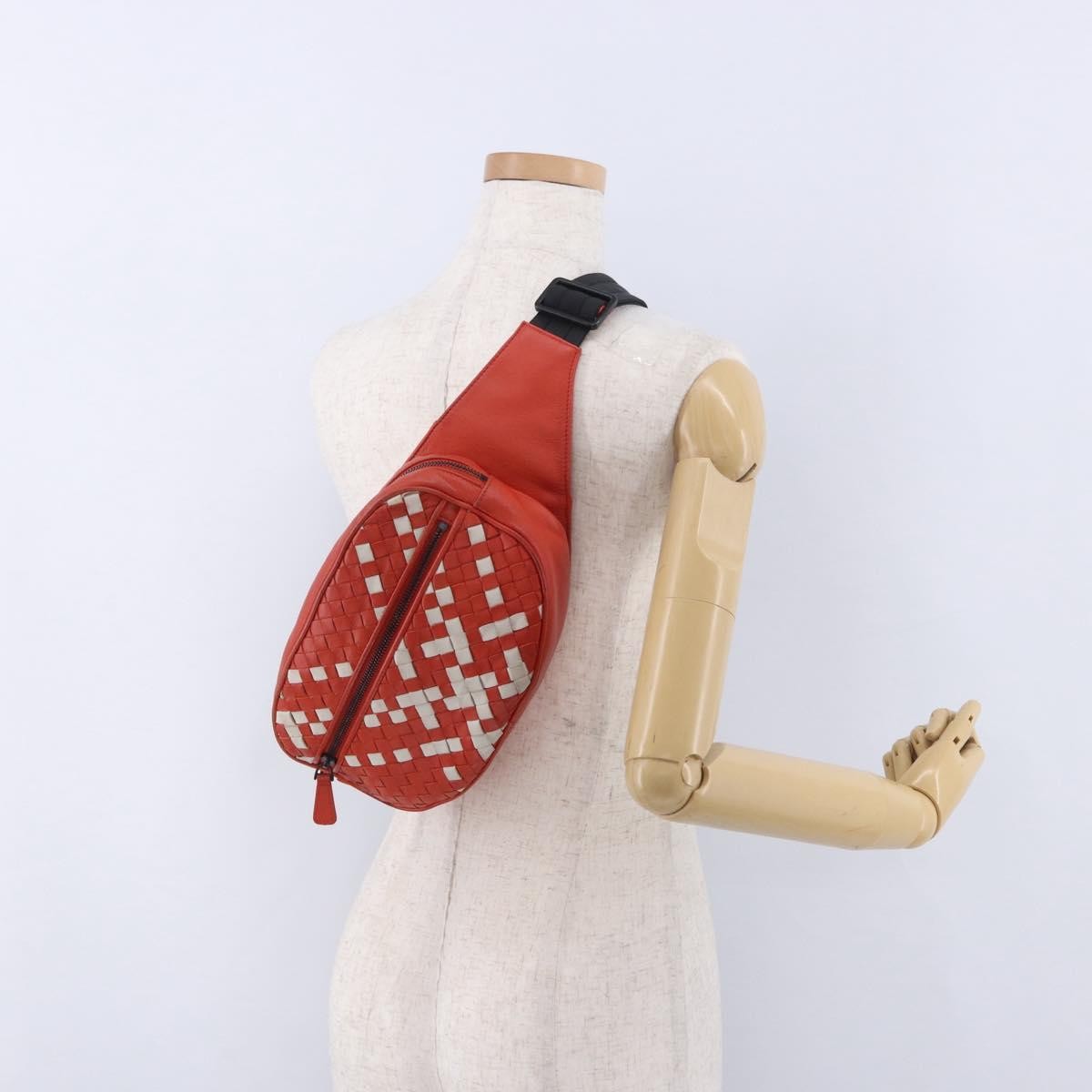 Bottega Veneta Light Waist Intrecciato Leather Red Leather Clutche & Pouche Bag (Pre-Owned)