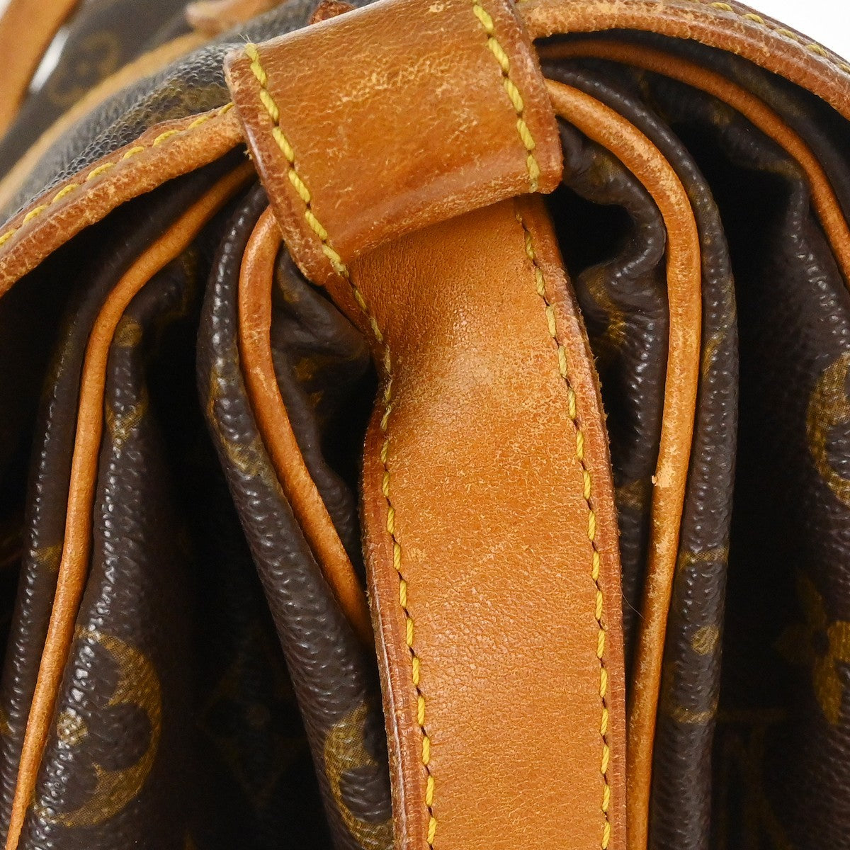 Louis Vuitton Saumur Monogram Canvas Brown Canvas Shoulder Bag Bag (Pre-Owned)