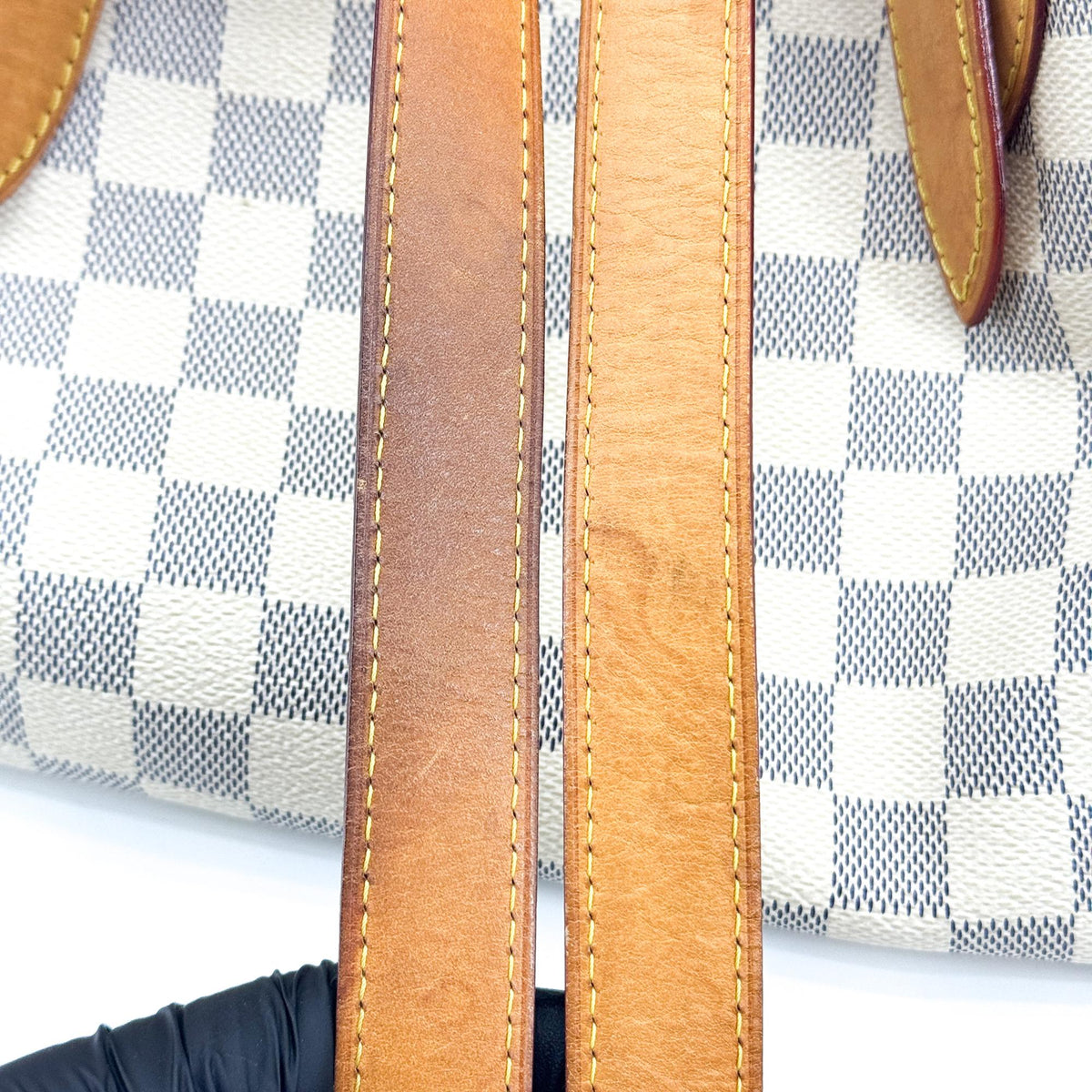 Louis Vuitton Hampstead Damier Ebene White Canvas Tote Bag Bag (Pre-Owned)