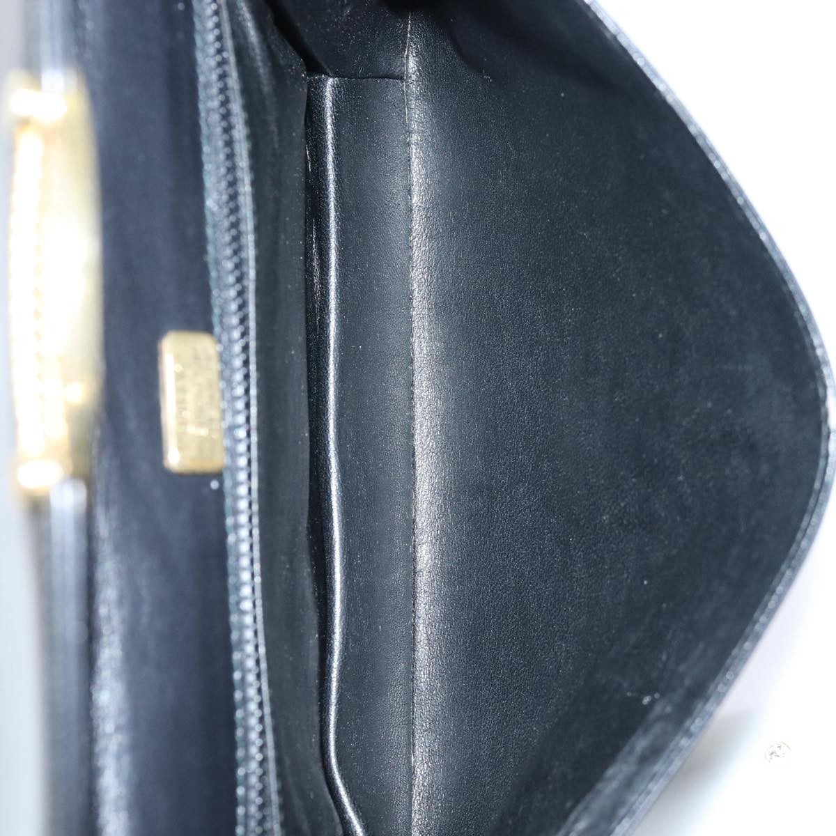 Bally Vintage Leather Black Leather Shoulder Bag Bag (Pre-Owned)