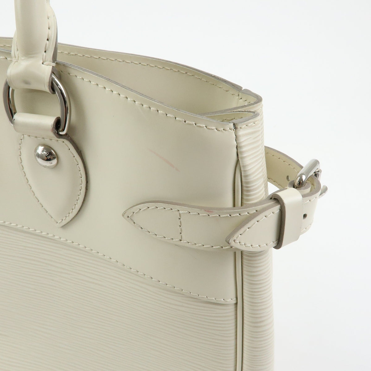 Louis Vuitton Passy Epi Leather White Leather Tote Bag Bag (Pre-Owned)