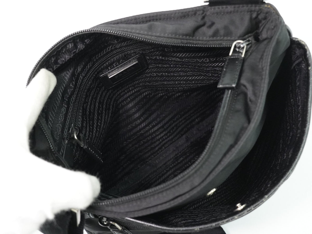 Prada Front Zip Messenger Quilted Tessuto Black Nylon Shoulder Bag Bag (Pre-Owned)