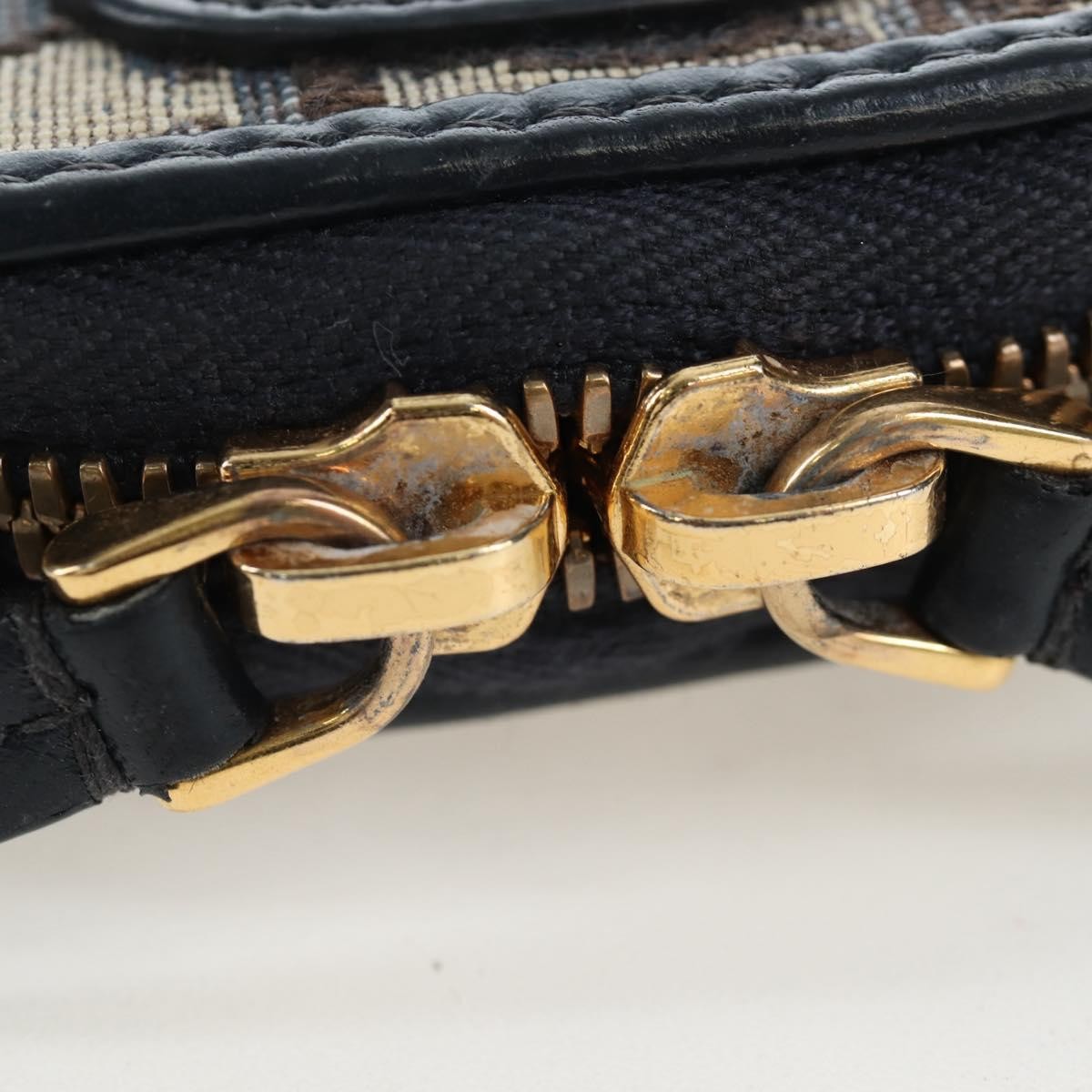 Christian Dior 30 Montaigne Phone Holder On Chain Oblique Canvas Navy Canvas Crossbody Bag Bag (Pre-Owned)