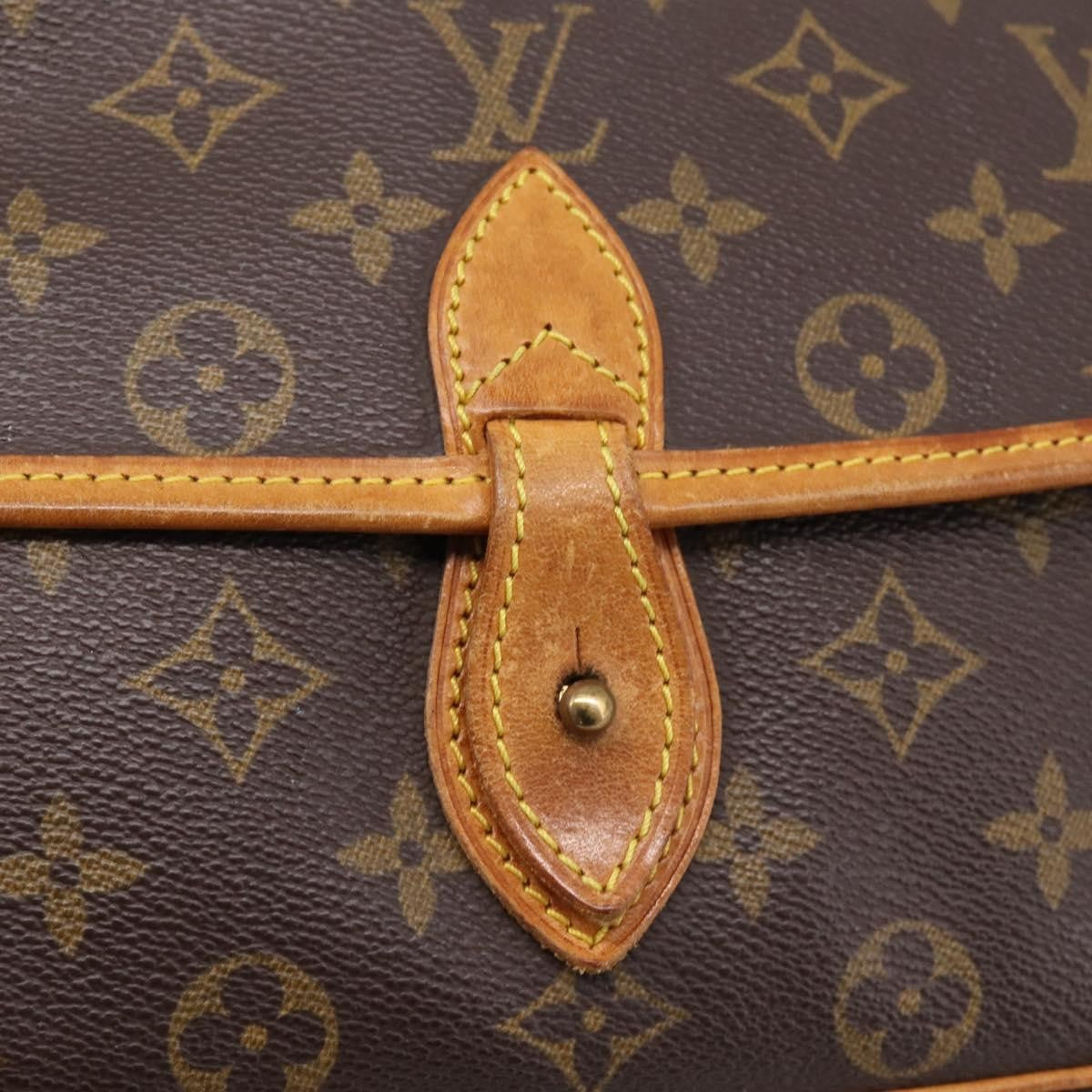 Louis Vuitton Sac Gibeciere Messenger Monogram Canvas Brown Canvas Shoulder Bag Bag (Pre-Owned)