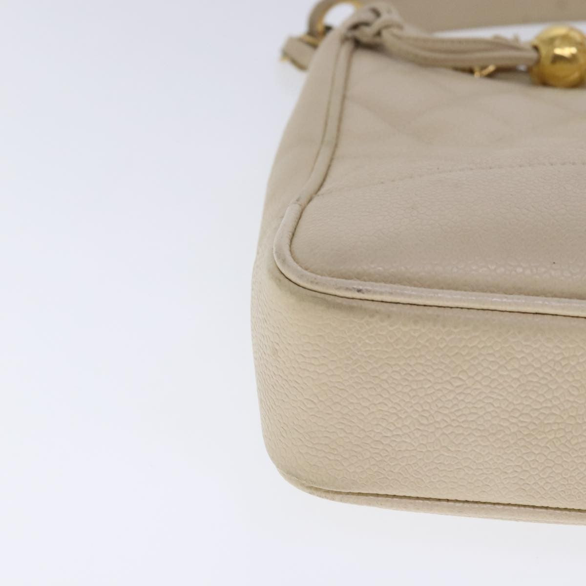 Chanel Vintage Slit Pocket Quilted Caviar Beige Leather Shoulder Bag Bag (Pre-Owned)