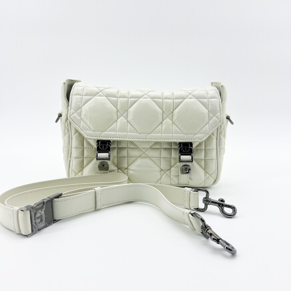 Christian Dior Diorcamp Messenger Padded Macrocannage Quilt Calfskin White Leather Shoulder Bag Bag (Pre-Owned)