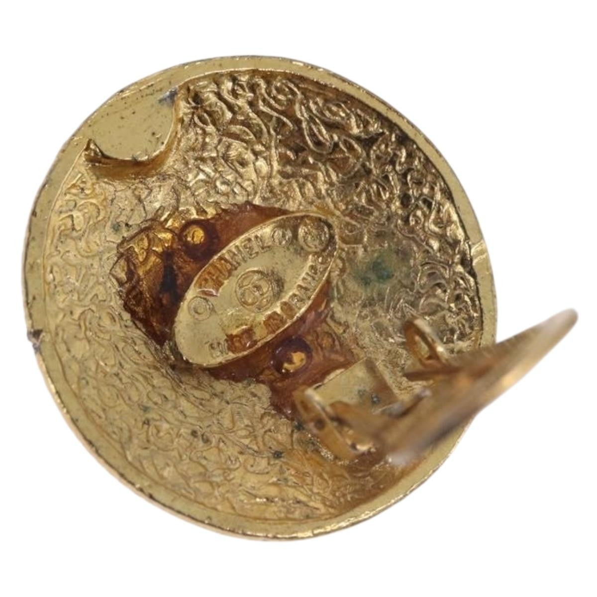 Chanel Vintage Round Cc Clip-On Metal Gold Metal Earrings Jewelry (Pre-Owned)