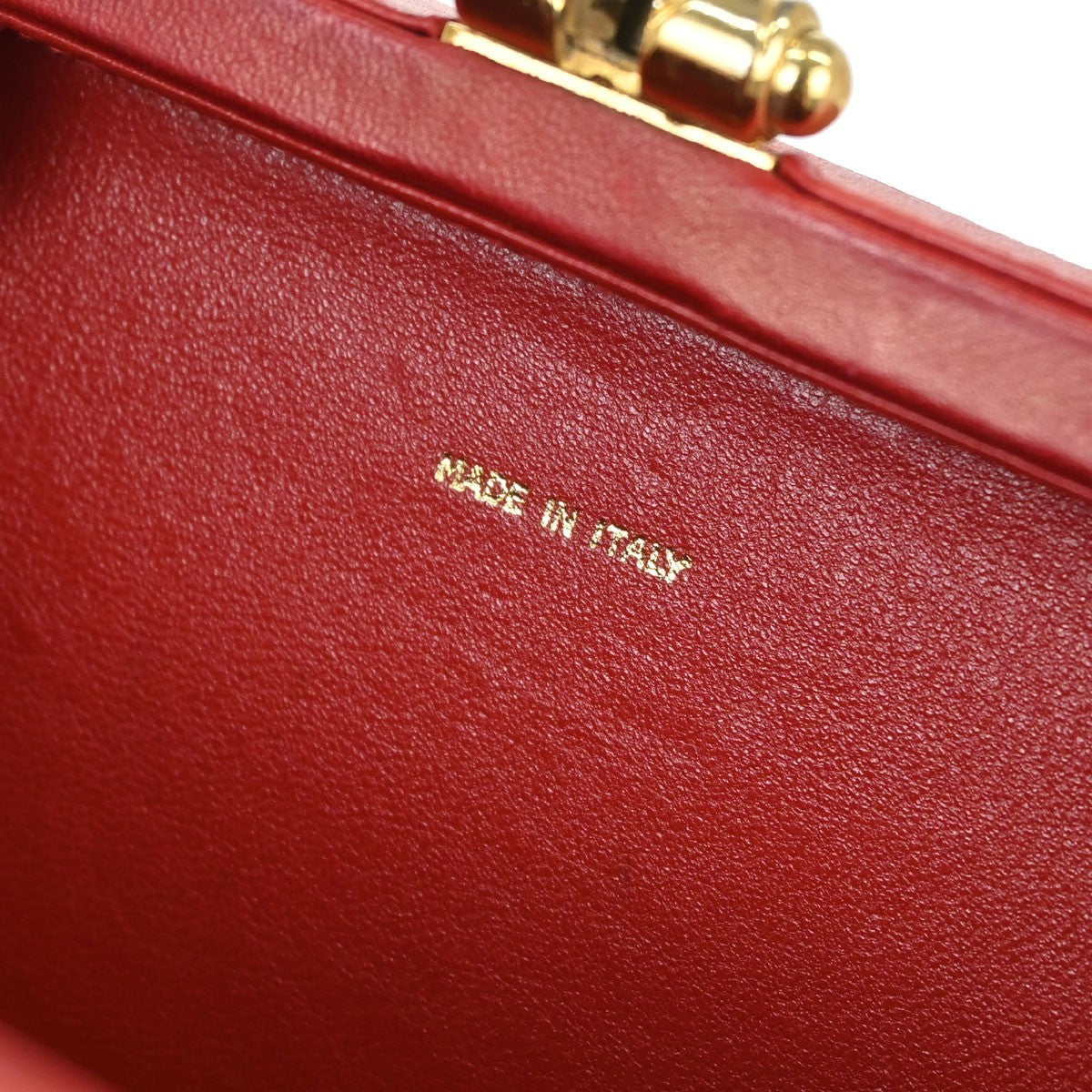 Chanel Camera Chevron Lambskin Red Leather Handbag (Pre-Owned)