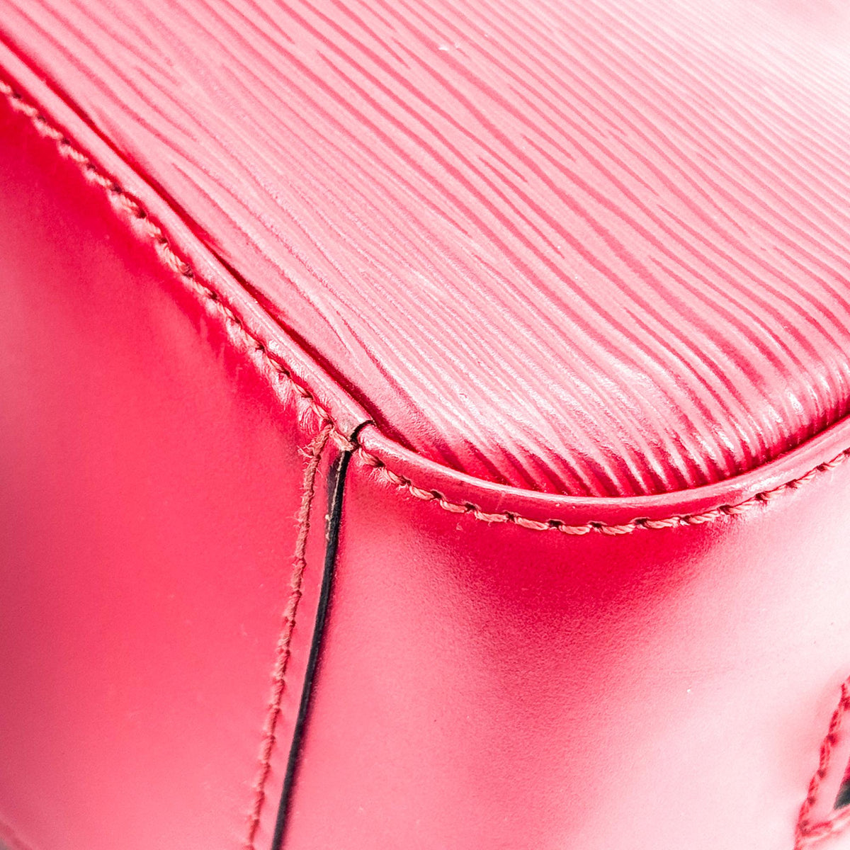 Louis Vuitton Jasmin Epi Leather Red Leather Handbag (Pre-Owned)