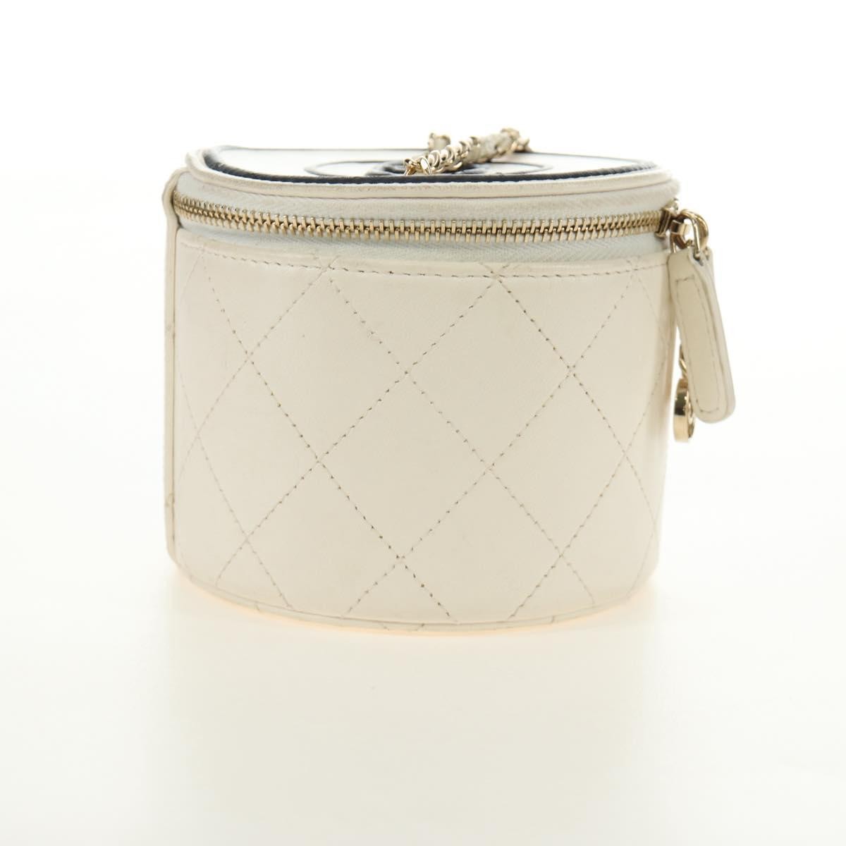 Chanel Cc Round Vanity Case With Chain Quilted Lambskin White Leather Shoulder Bag Bag (Pre-Owned)