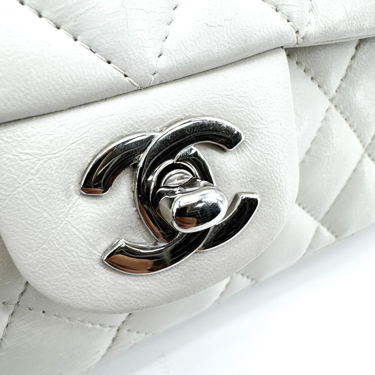 Chanel Classic Single Flap Bag Quilted Lambskin White Leather Shoulder Bag Bag (Pre-Owned)