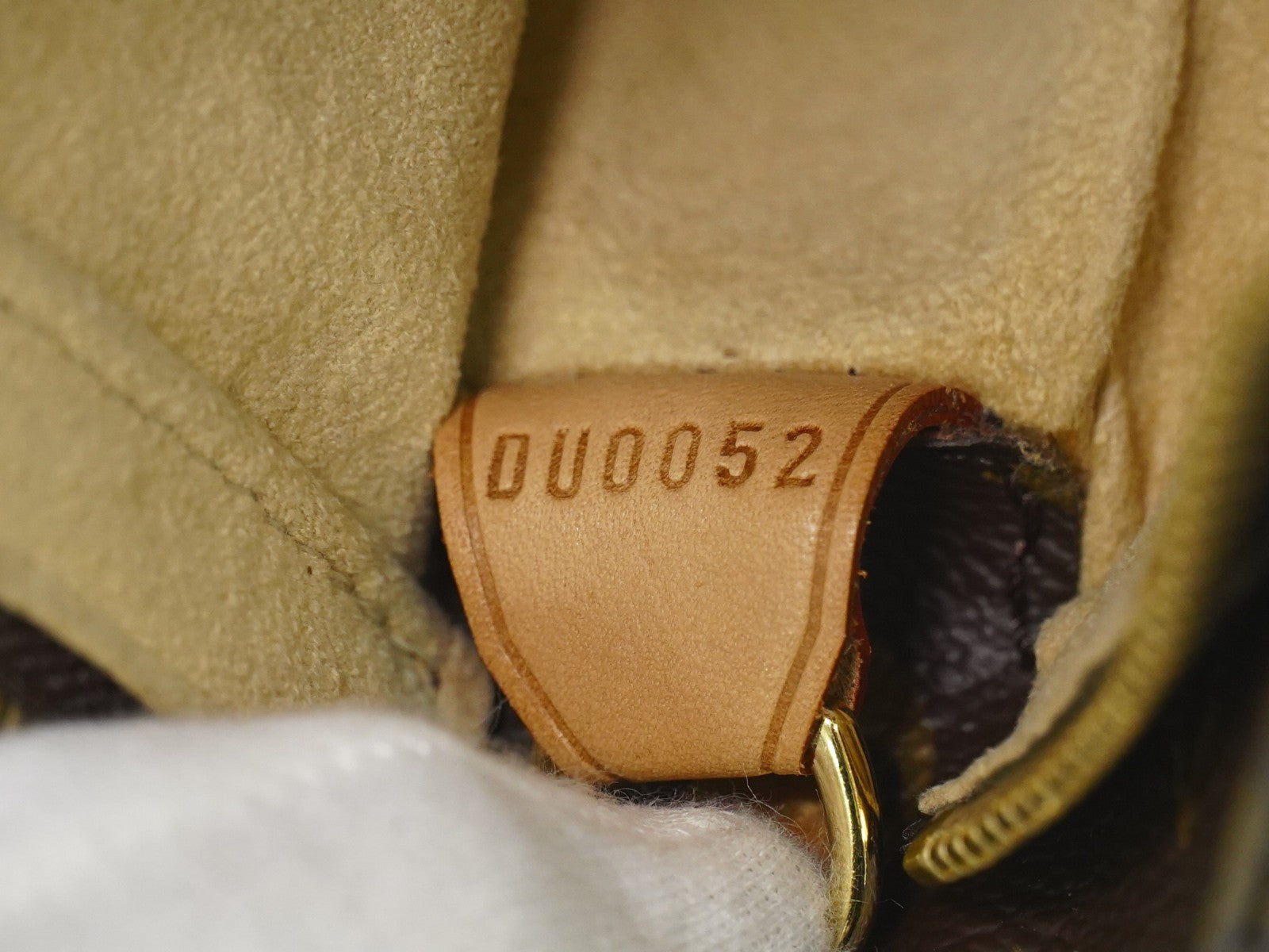Louis Vuitton Monogram Looping Monogram Canvas Brown Canvas Shoulder Bag Bag (Pre-Owned)