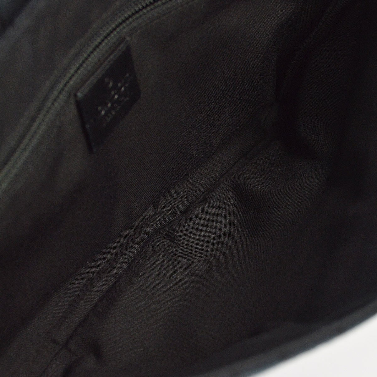 Gucci Waist Belt Bag (Outlet) Gg Canvas And Leather Black Canvas Crossbody Bag Bag (Pre-Owned)