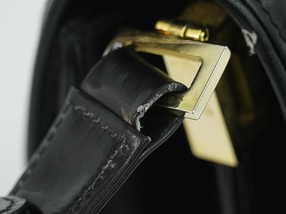 Gucci Shoulder Leather Black Leather Shoulder Bag Bag (Pre-Owned)
