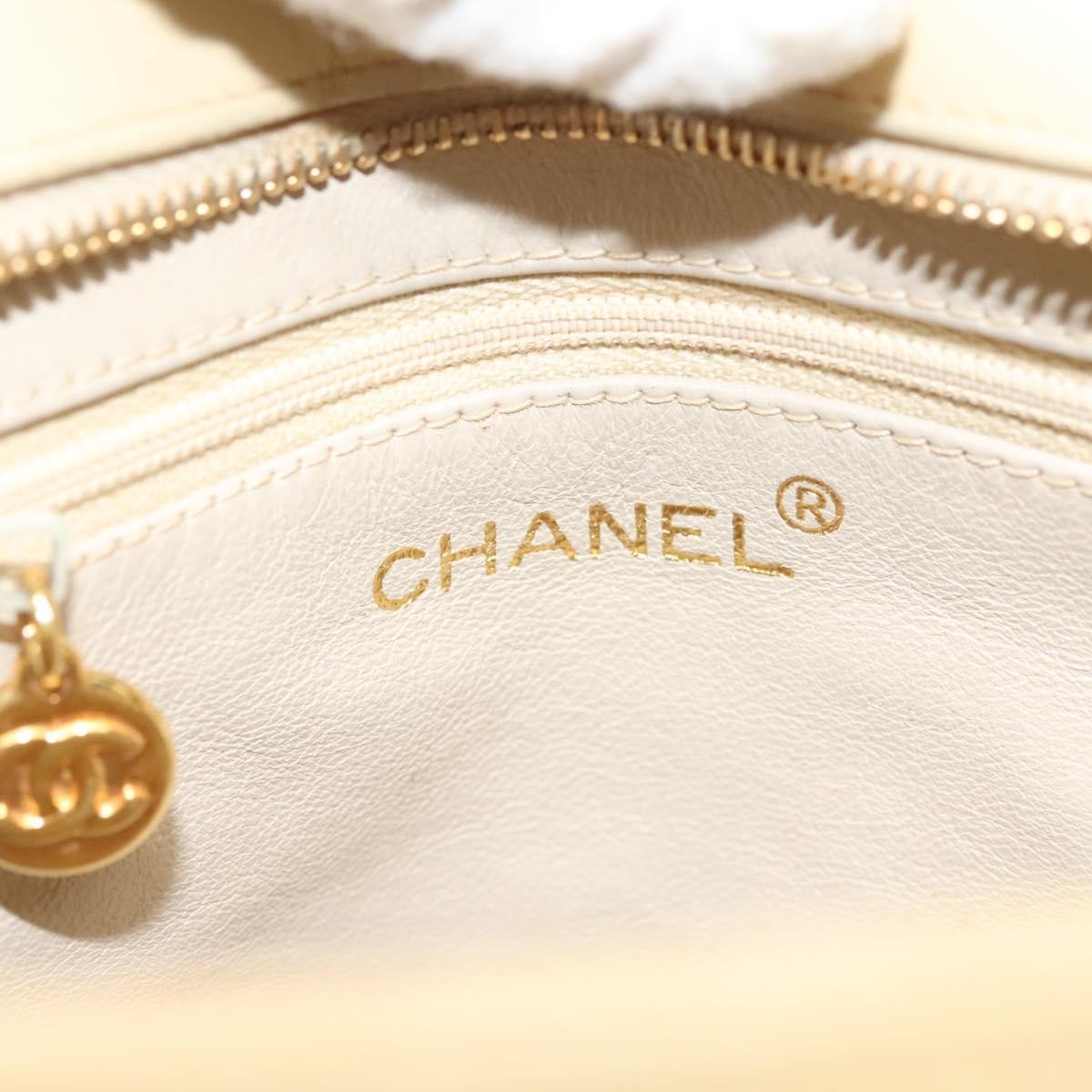 Chanel Chain Leather Beige Leather Shoulder Bag Bag (Pre-Owned)