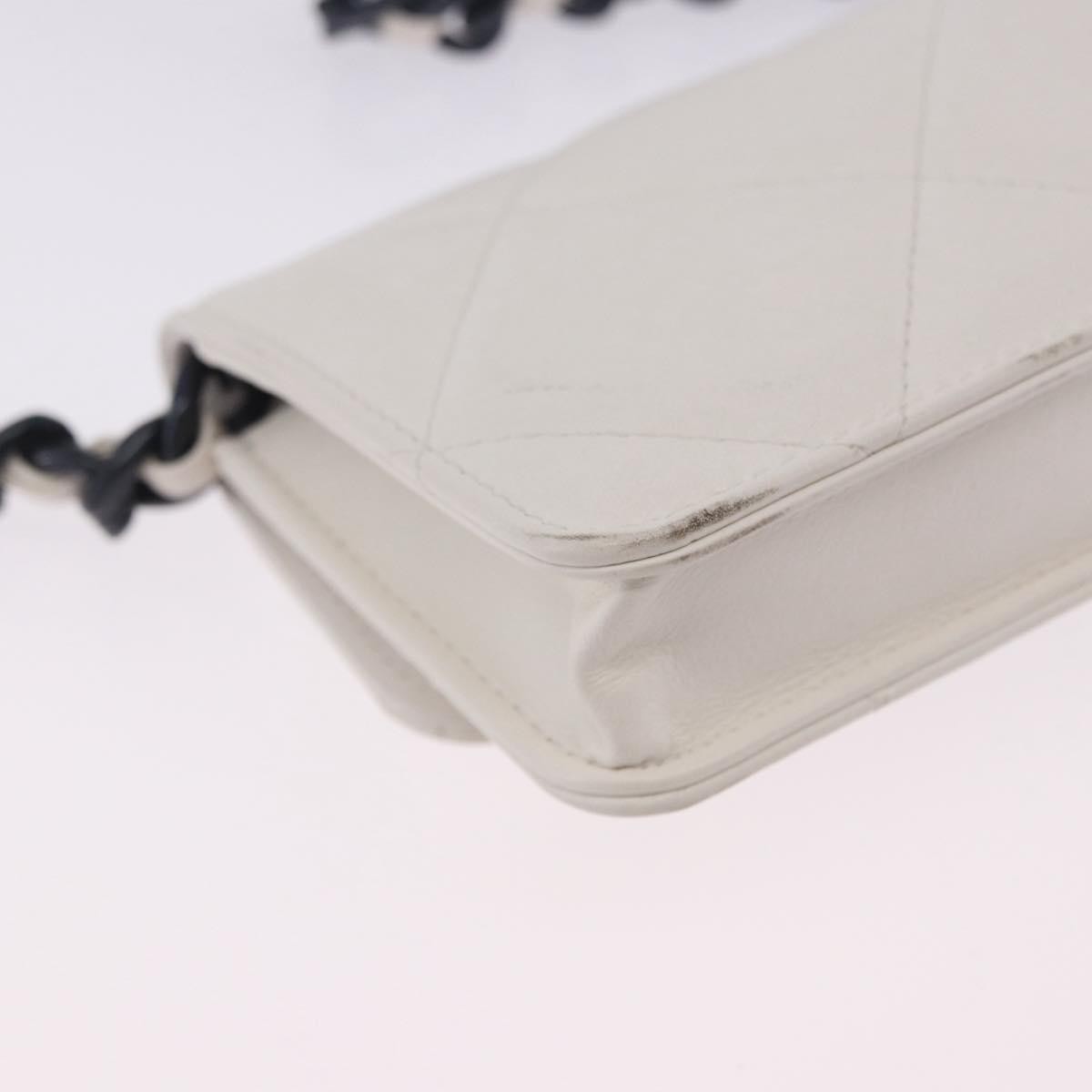 Chanel 19 Flap Coin Purse Belt Quilted Lambskin White Leather Clutche & Pouche Bag (Pre-Owned)