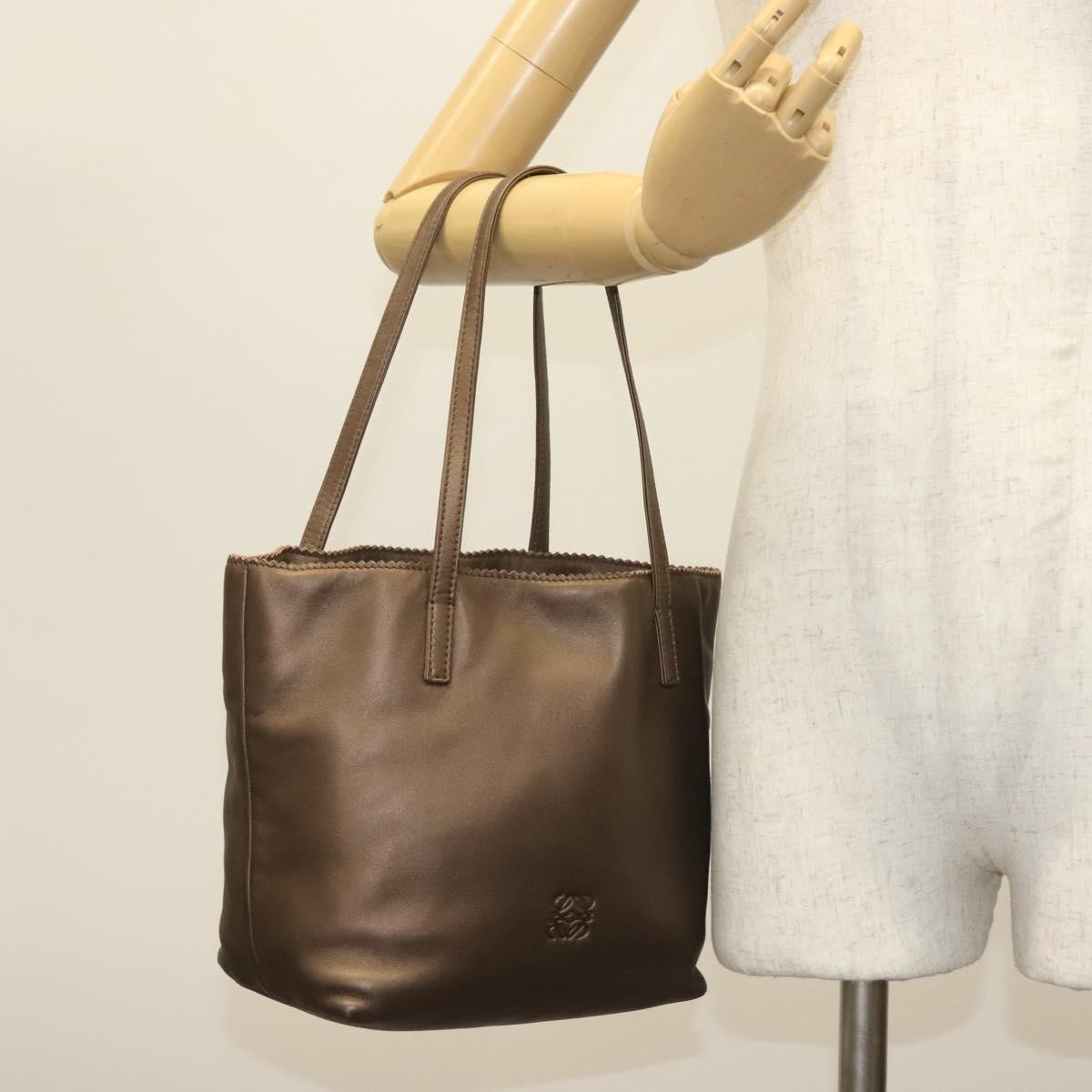 Loewe Anagram Leather Brown Leather Handbag (Pre-Owned)
