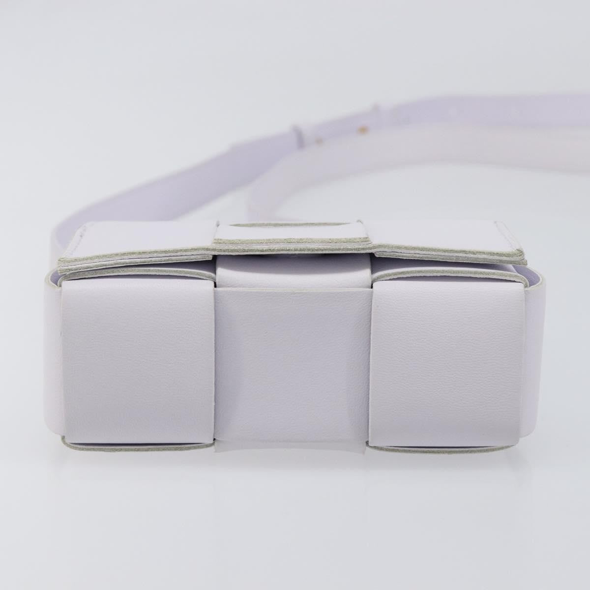 Bottega Veneta Cassette Maxi Intrecciato Leather White Leather Clutche & Pouche Bag (Pre-Owned)