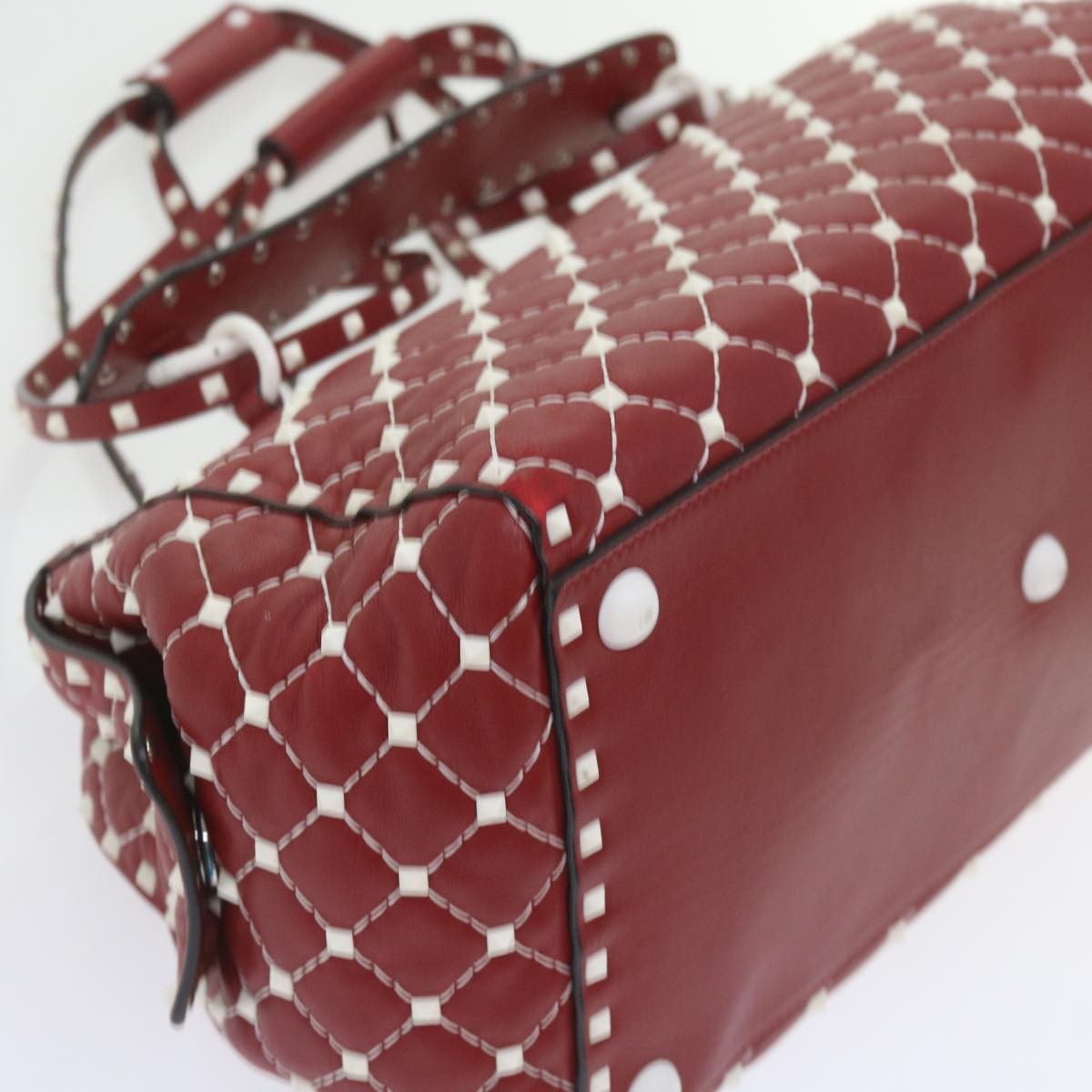 Valentino Garavani Free Rockstud Spike Duffle Quilted Leather Red Leather Shoulder Bag Bag (Pre-Owned)