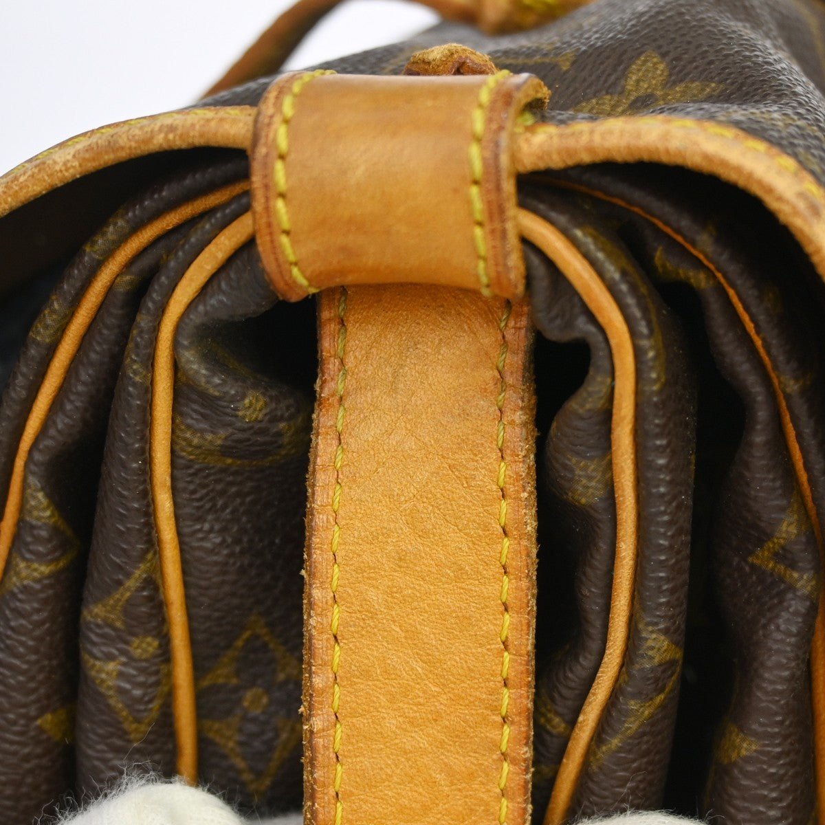 Louis Vuitton Saumur Monogram Brown Canvas Shoulder Bag Bag (Pre-Owned)
