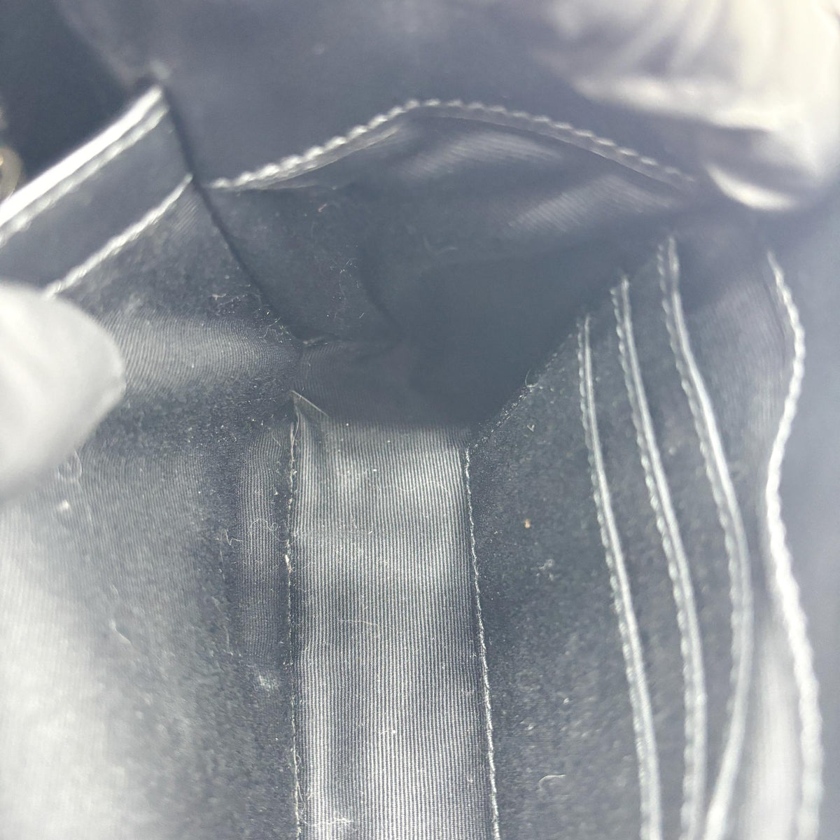 Saint Laurent Loulou Matelasse Chevron Leather Black Leather Shoulder Bag Bag (Pre-Owned)