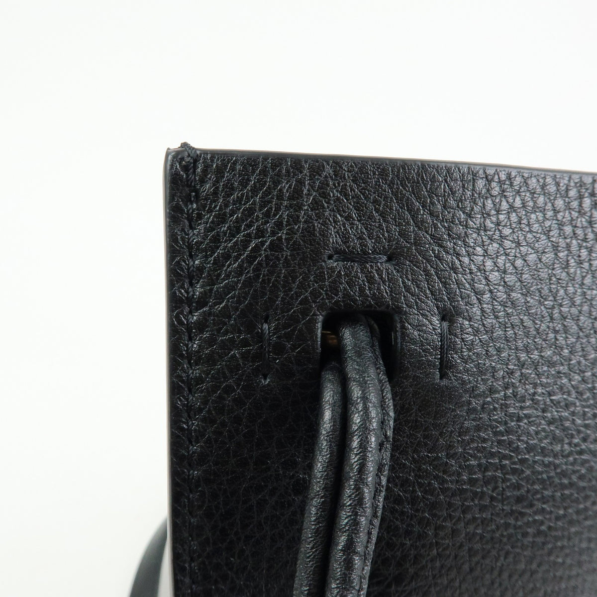 Valentino Garavani Vintage Leather Black Leather Shoulder Bag Bag (Pre-Owned)
