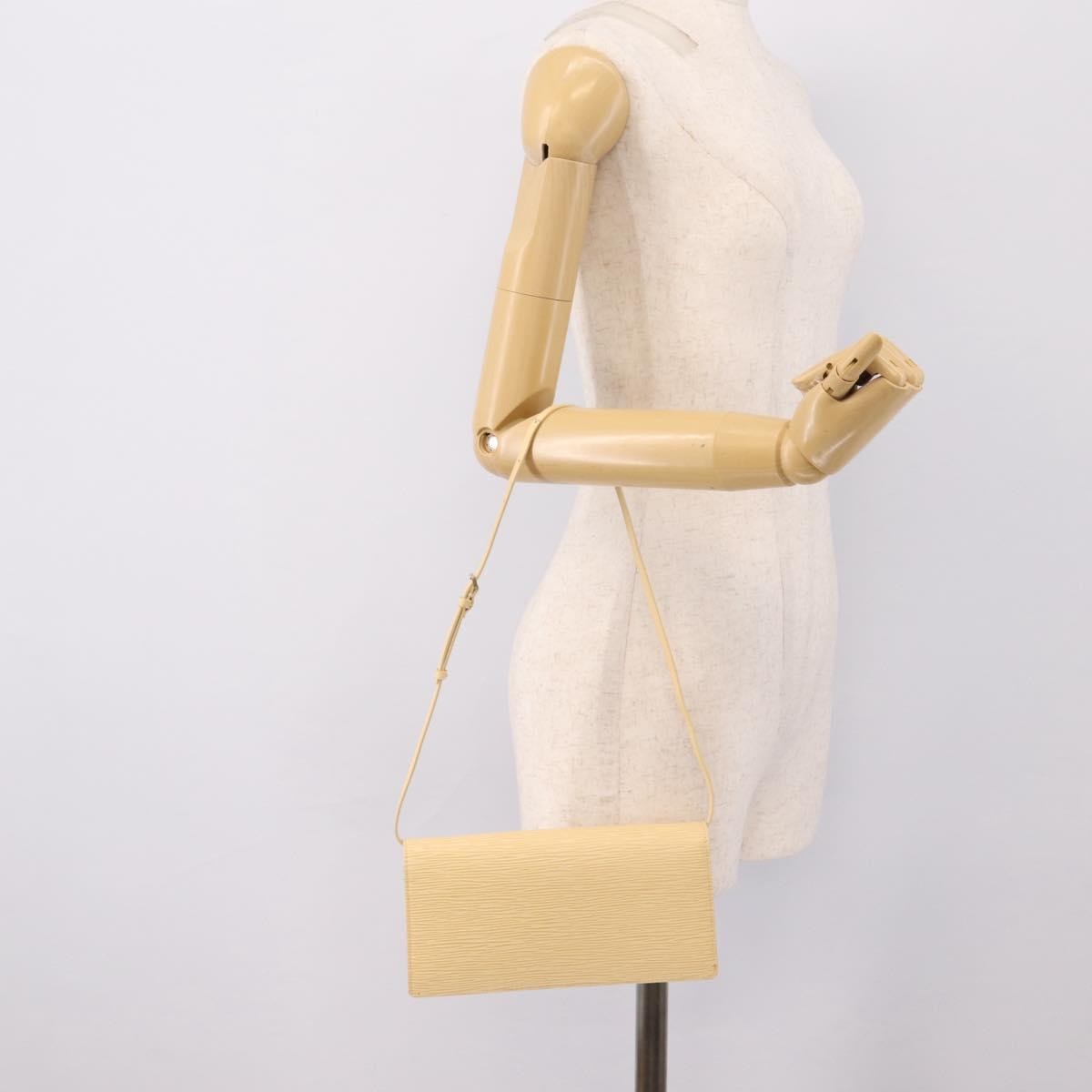 Louis Vuitton Honfleur Epi Leather Beige Leather Handbag (Pre-Owned)