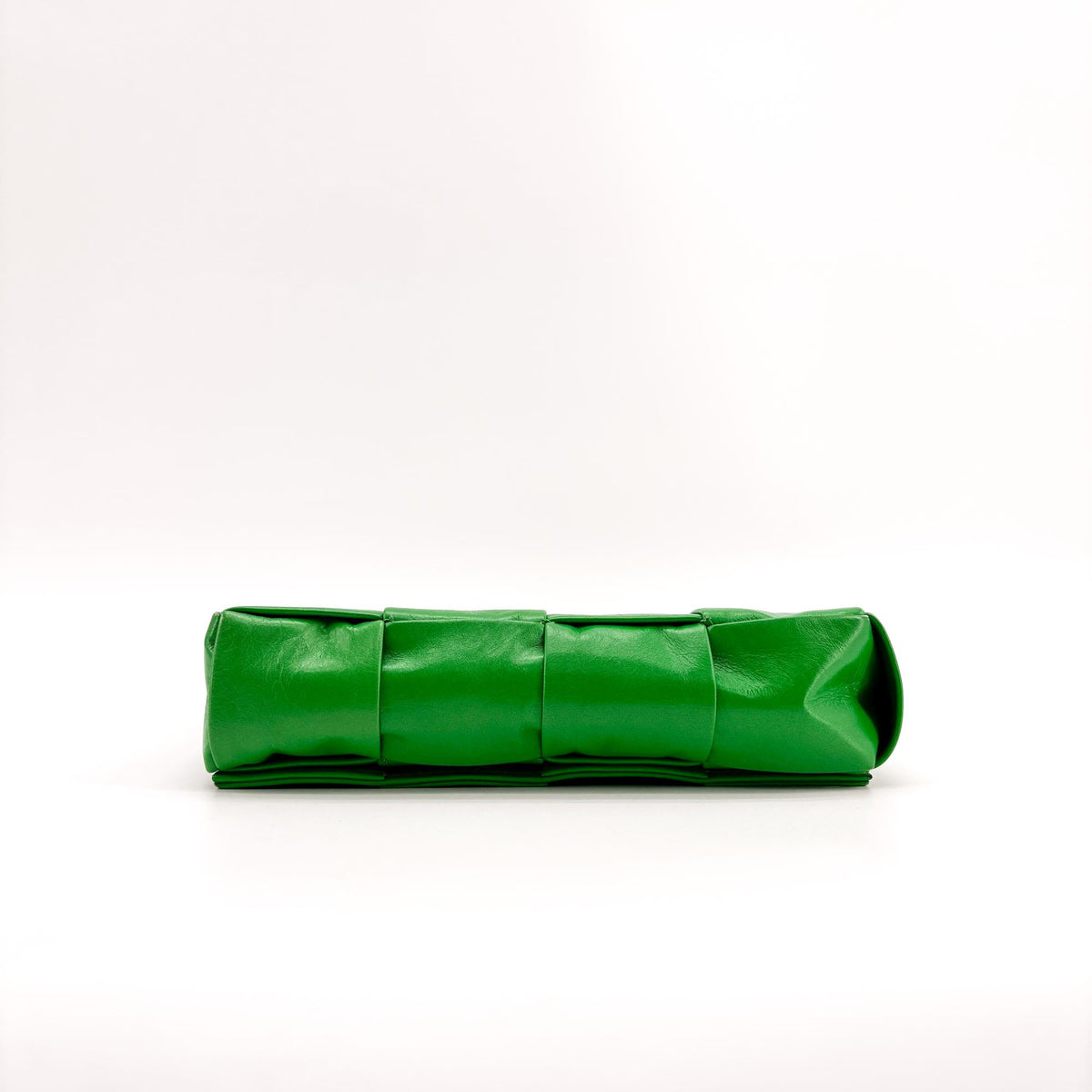 Bottega Veneta Cassette Belt Maxi Intrecciato Leather Green Leather Clutche & Pouche Bag (Pre-Owned)
