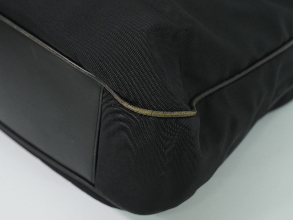 Gucci Vintage Bamboo Hobo Nylon Black Nylon Shoulder Bag Bag (Pre-Owned)