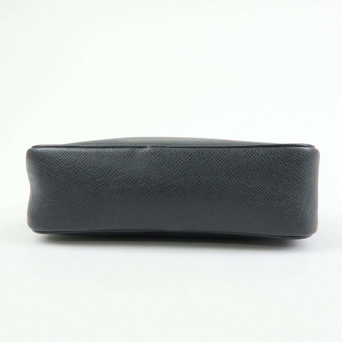 Louis Vuitton Kaluga Pochette Clutch Taiga Leather Black Leather Clutche & Pouche Bag (Pre-Owned)