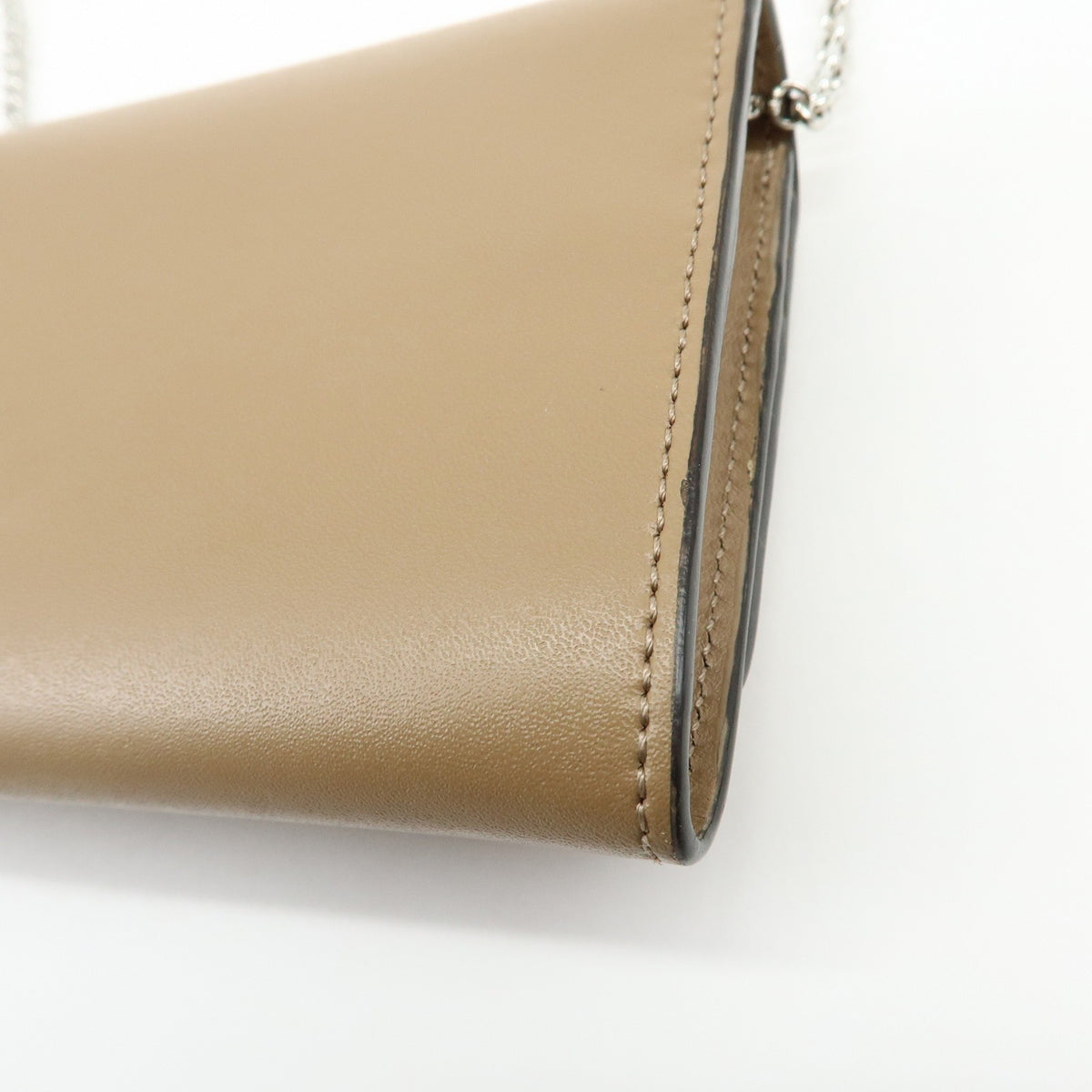 Fendi Continental Wallet On Chain Studded Leather Beige Leather Crossbody Bag Bag (Pre-Owned)