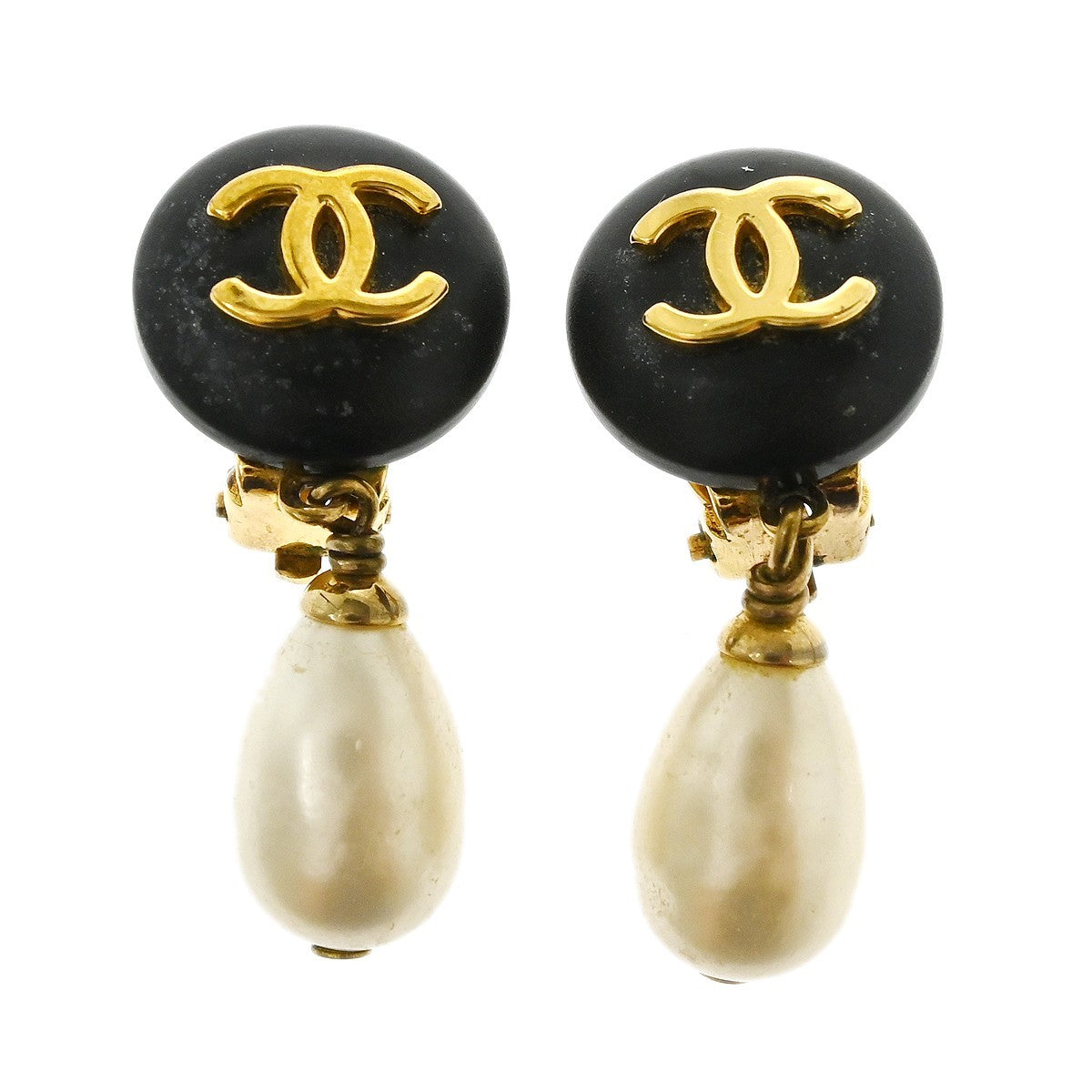Chanel Vintage Round Cc Dangle Clip-On Metal With Faux Pearl Gold Gold_Plated Earrings Jewelry (Pre-Owned)
