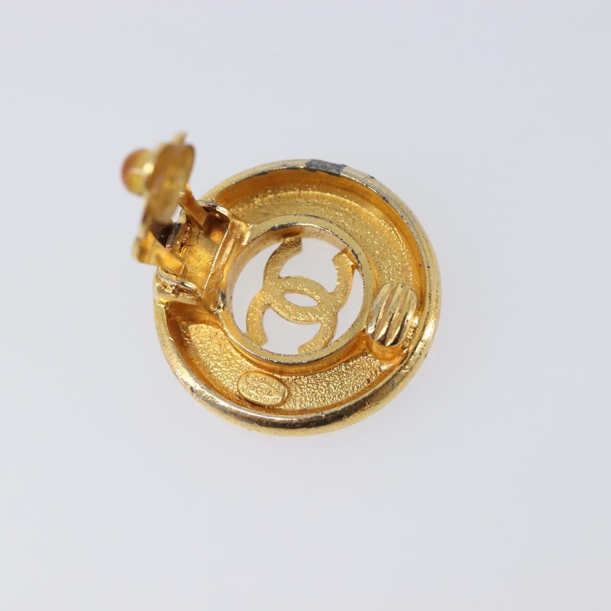 Chanel Vintage Cc Round Clip-On Metal Gold Metal Earrings Jewelry (Pre-Owned)