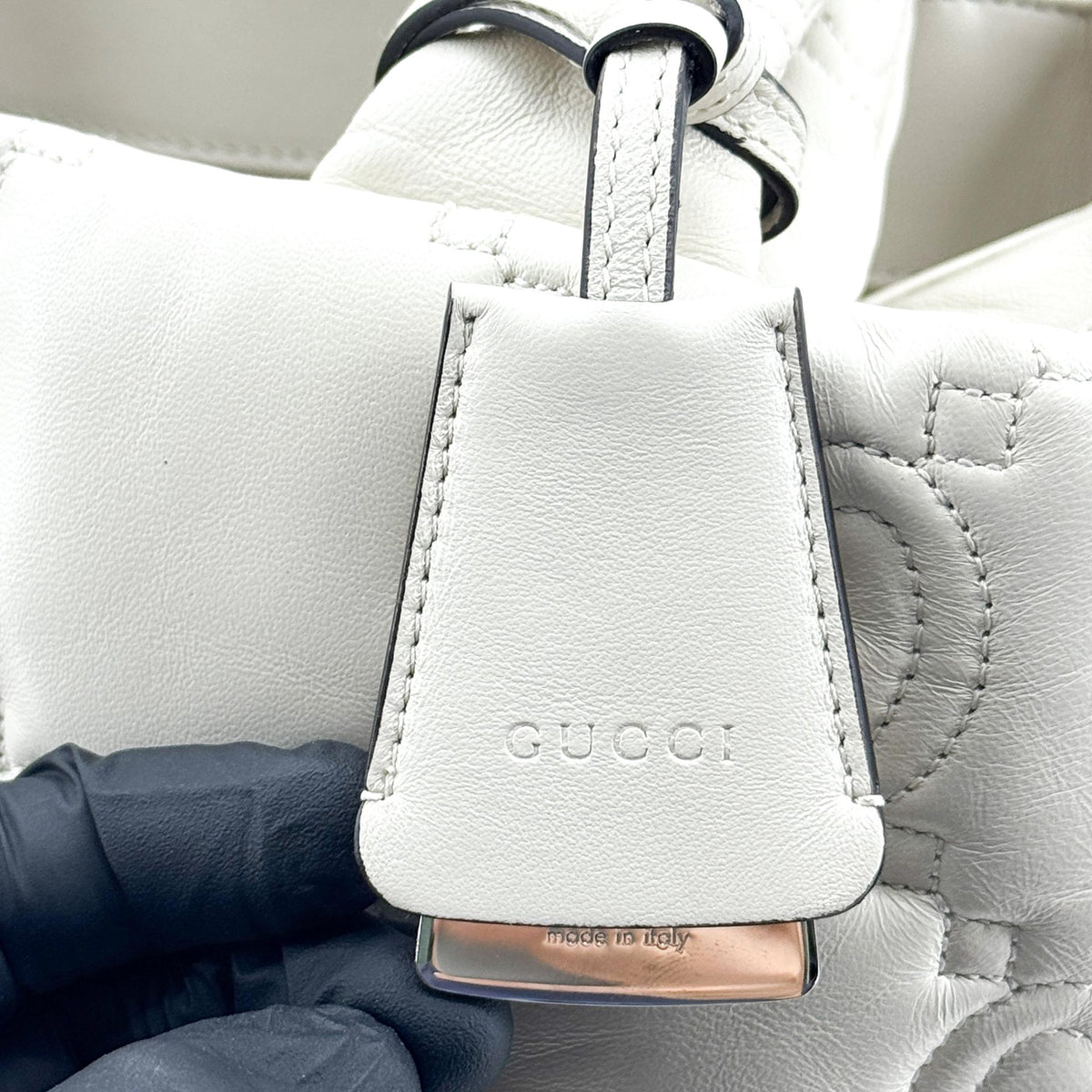 Gucci Gg Marmont Matelassé Leather White Leather Shoulder Bag Bag (Pre-Owned)