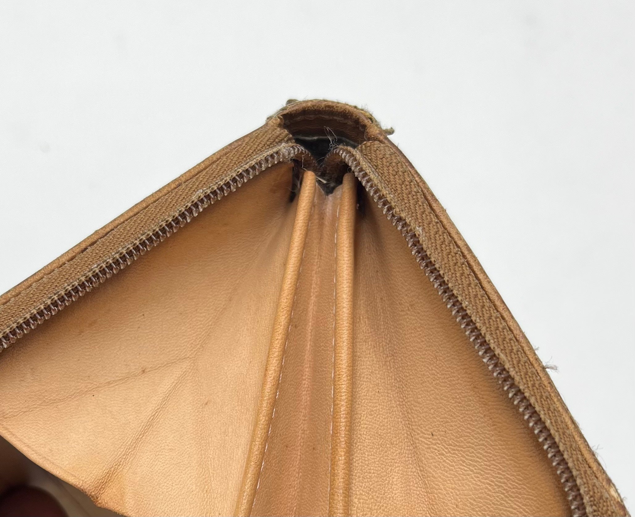 Coach Tabby Beige Beige Canvas Wallets Accessory (Pre-Owned)