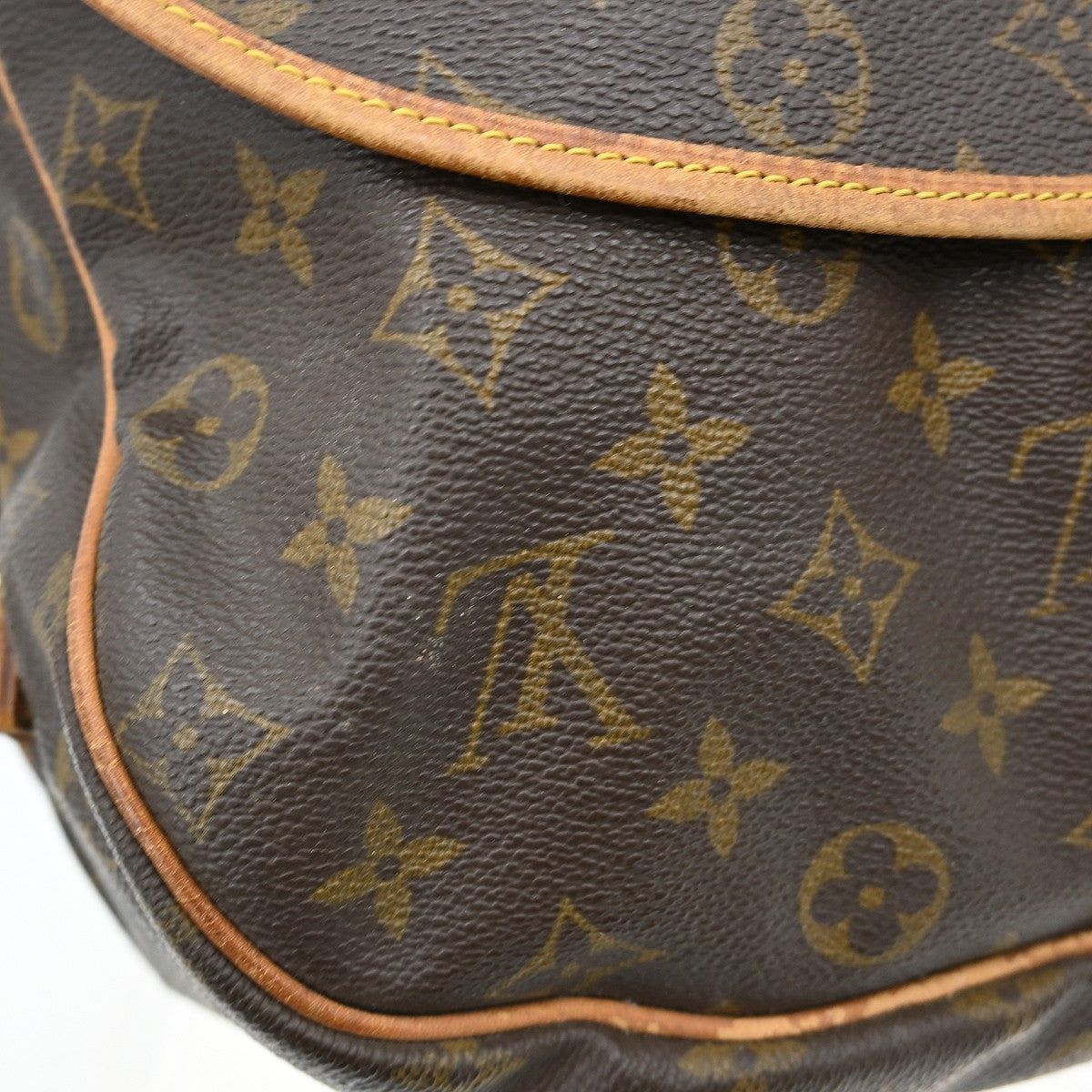Louis Vuitton Saumur Monogram Canvas Brown Canvas Handbag (Pre-Owned)