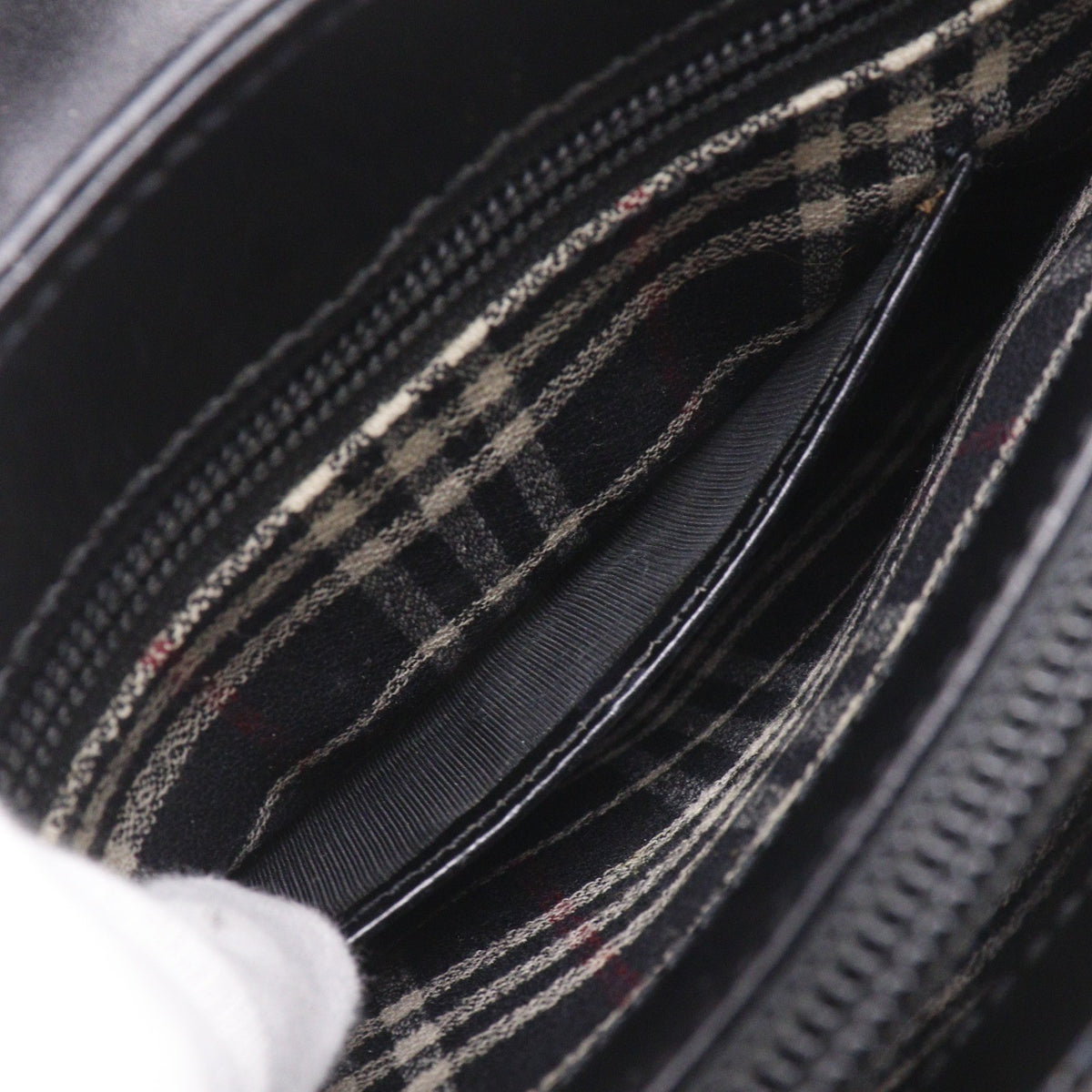 Burberry Shoulder Leather Black Leather Shoulder Bag Bag (Pre-Owned)