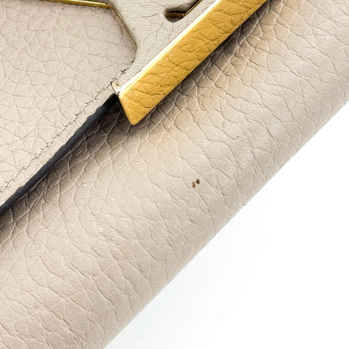 Louis Vuitton Louise Clutch Leather Beige Leather Clutche & Pouche Bag (Pre-Owned)