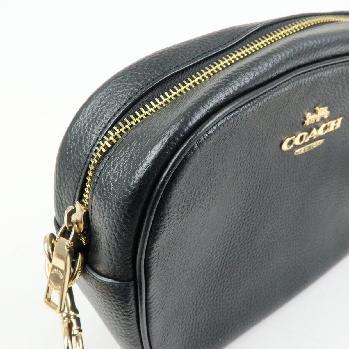 Coach Shoulder Leather Black Leather Handbag (Pre-Owned)