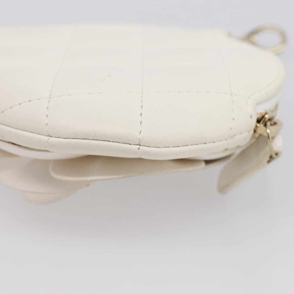 Chanel Camellia Round Clutch With Chain Lambskin White Leather Clutche & Pouche Bag (Pre-Owned)