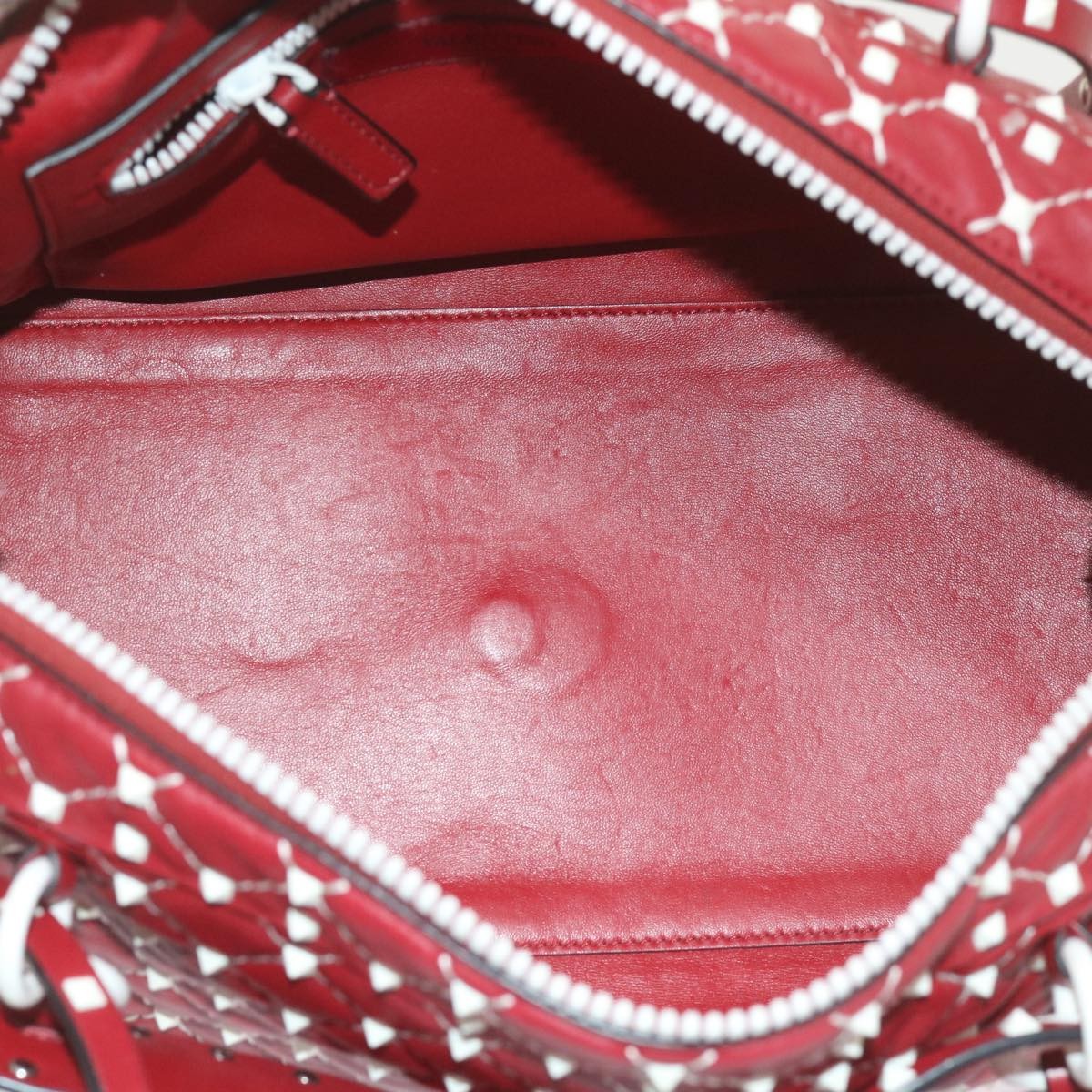 Valentino Garavani Free Rockstud Spike Duffle Quilted Leather Red Leather Shoulder Bag Bag (Pre-Owned)