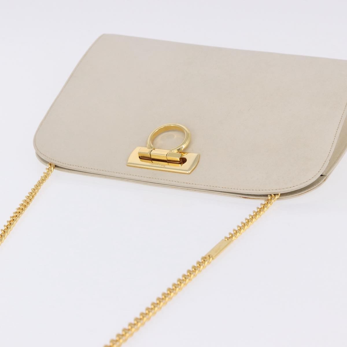 Salvatore Ferragamo Vintage Gancini Chain Leather White Leather Shoulder Bag Bag (Pre-Owned)