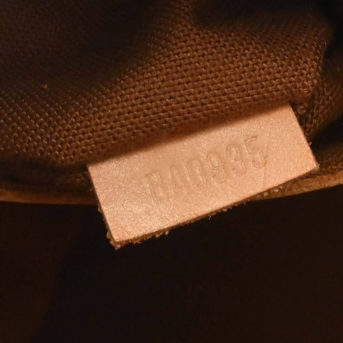 Louis Vuitton Alma Monogram Canvas Brown Canvas Handbag (Pre-Owned)